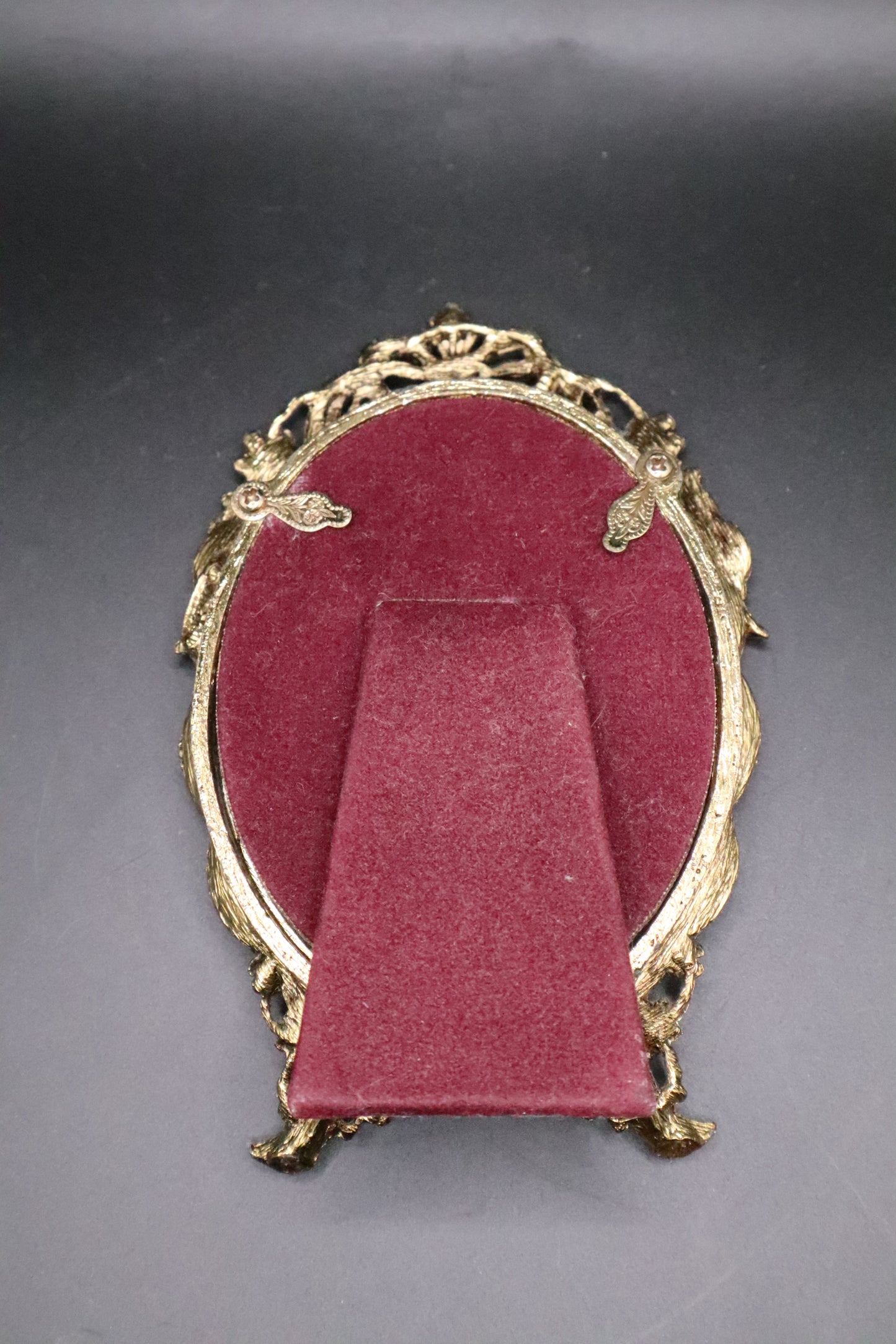 VINTAGE GOLD PLATED OVAL SMALL FRAME