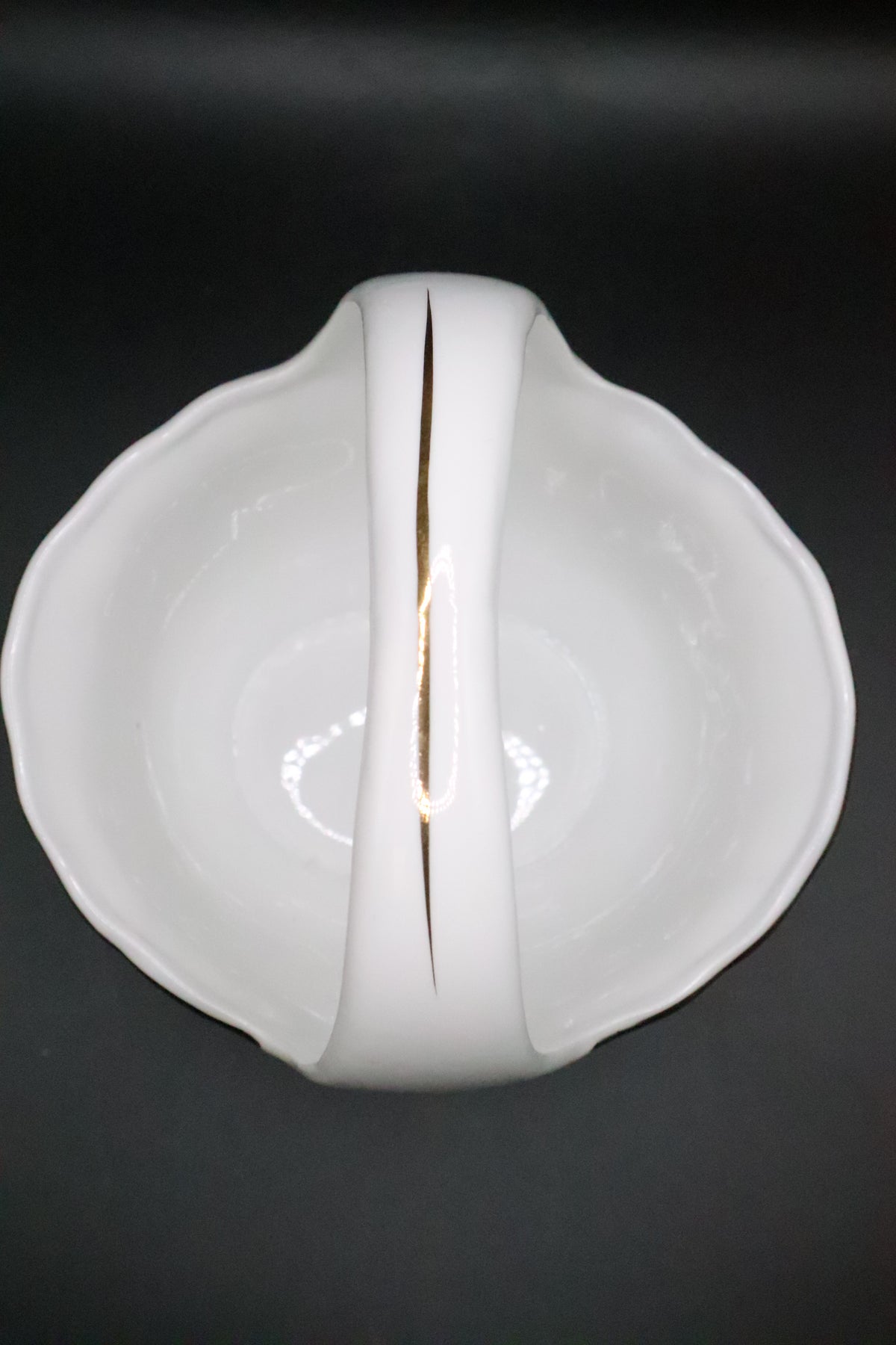 CHRISTMAS HOLLY PORCELAIN BASKET