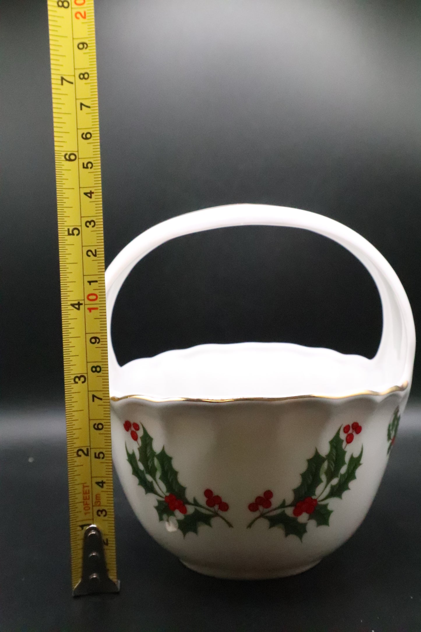 CHRISTMAS HOLLY PORCELAIN BASKET