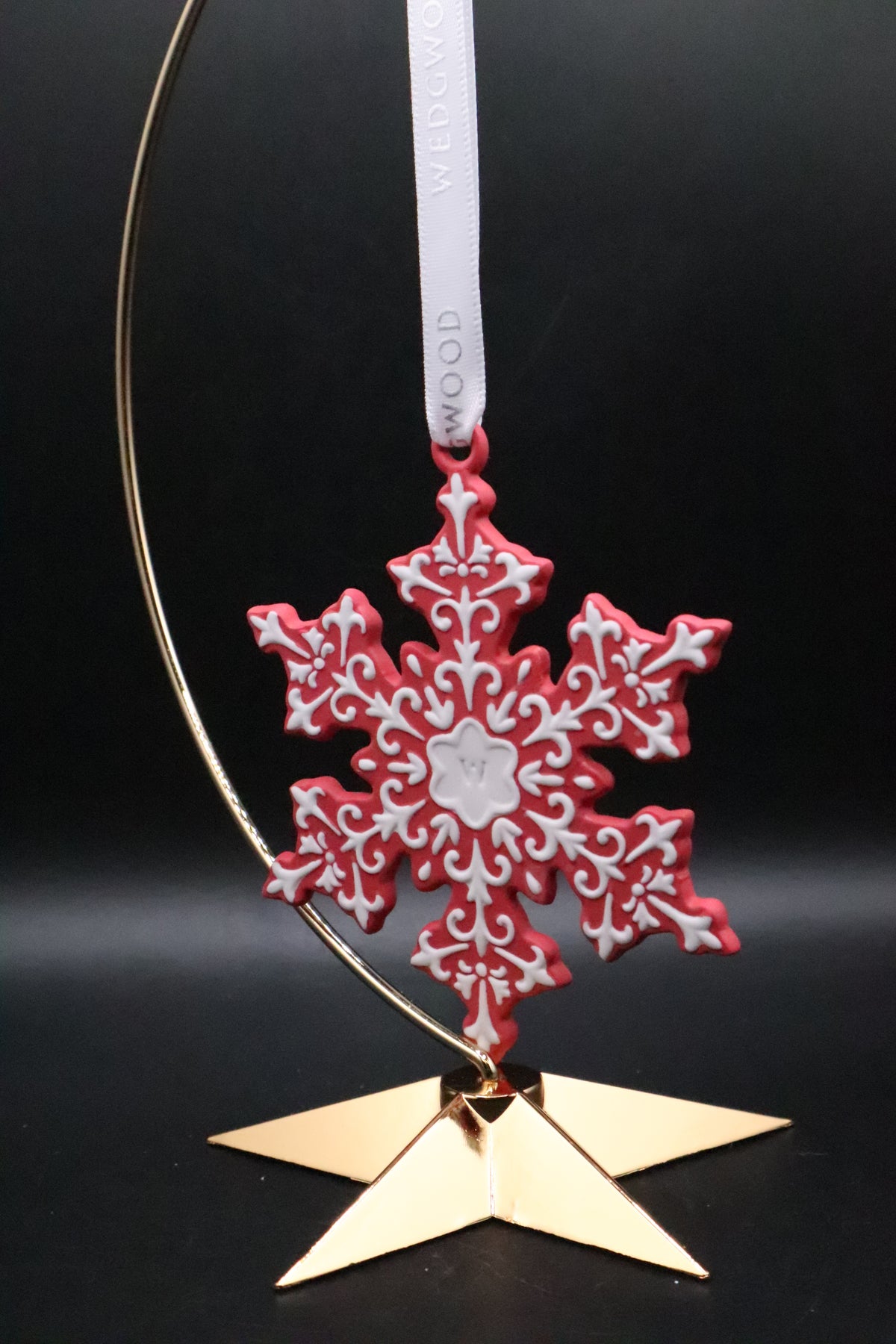 WEDGWOOD RED NEOCLASSICAL JASPERWARE SNOWFLAKE ORNAMENT