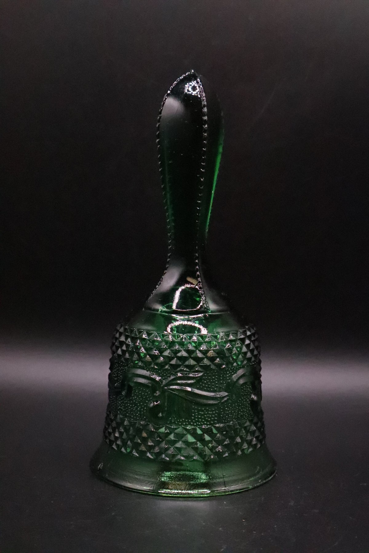 VINTAGE FENTON EMERALD GREEN DIAMOND POINT AND SCROLLS BELL