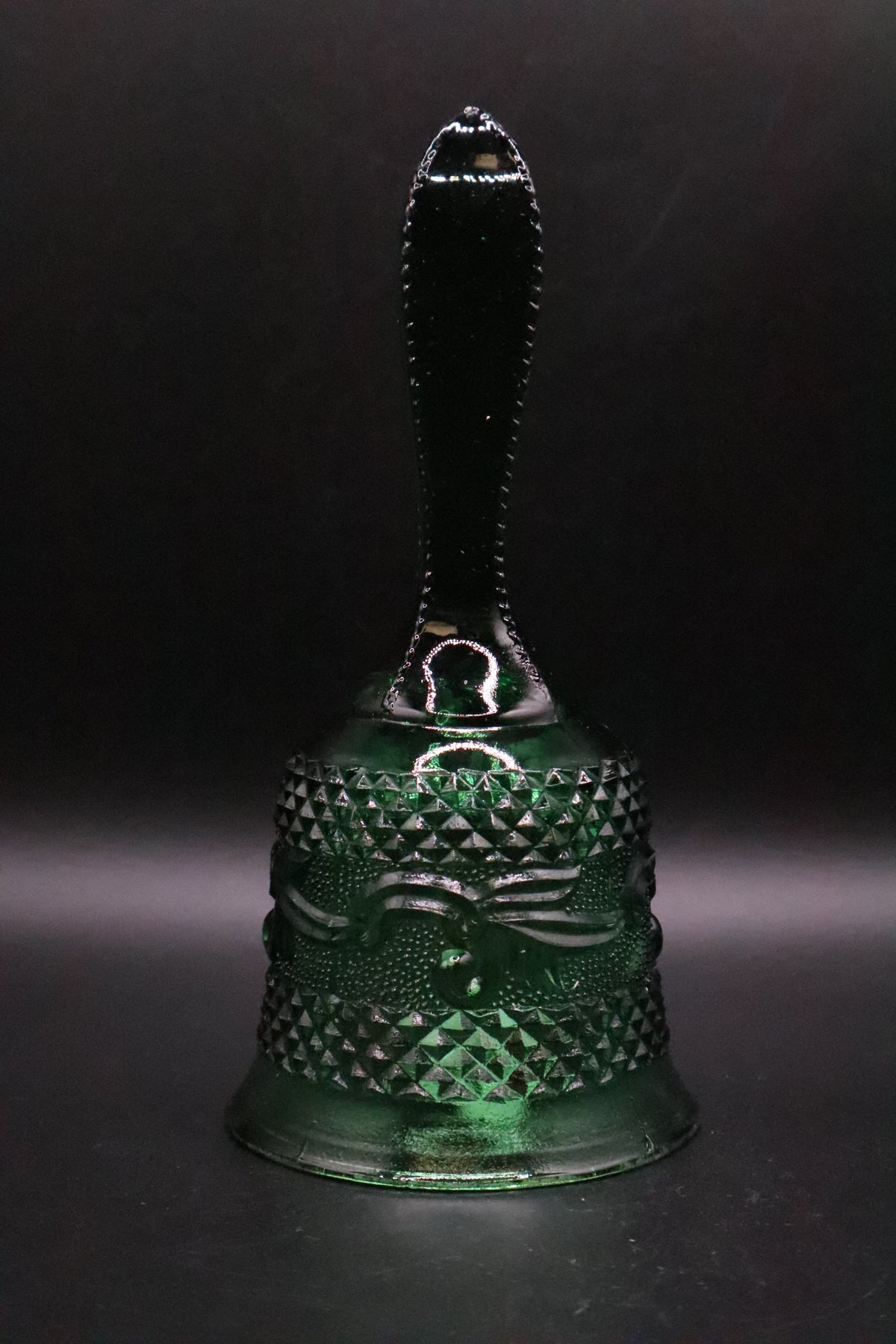 VINTAGE FENTON EMERALD GREEN DIAMOND POINT AND SCROLLS BELL