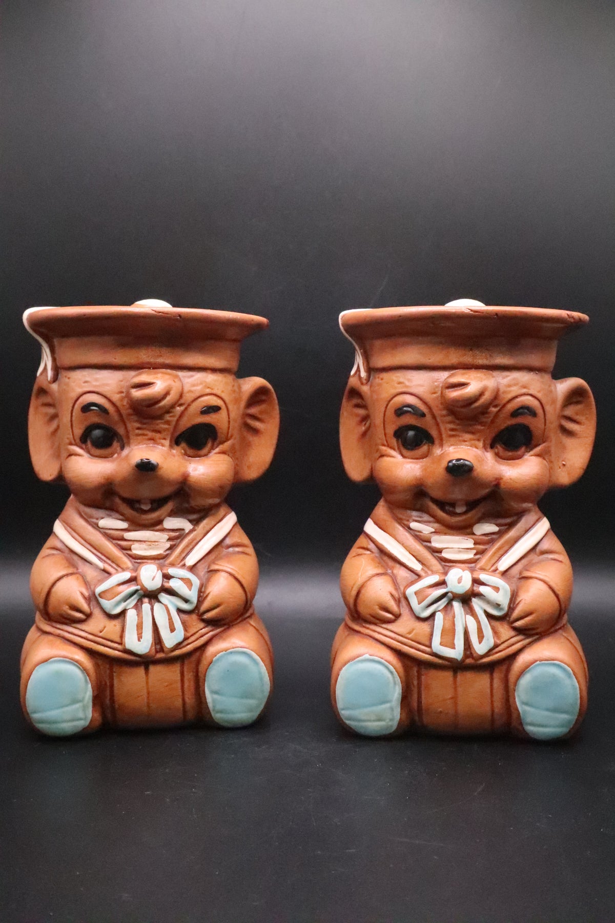 VINTAGE WINTON TWIN SAILOR MILE SHAKERS