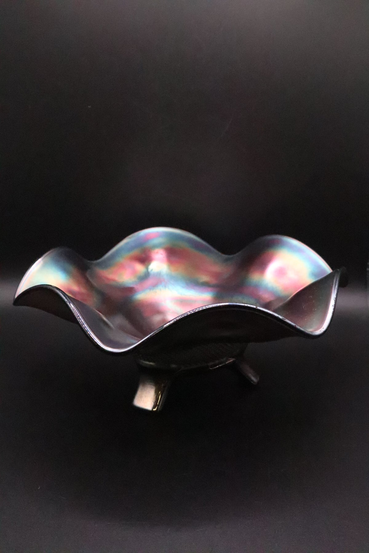 VINTAGE NORTHWOOD AMETHYST CARNIVAL GLASS FOOTED BOWL "FINE CUT & ROSES" (AS IS)