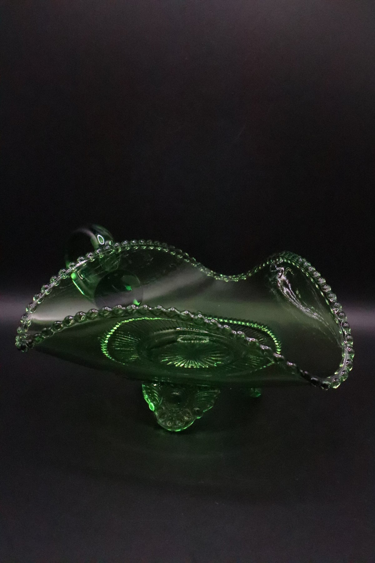 VINTAGE 3 SIDED GREEN DISH OR CANDLE HOLDER WITH BUBBLE EDGE