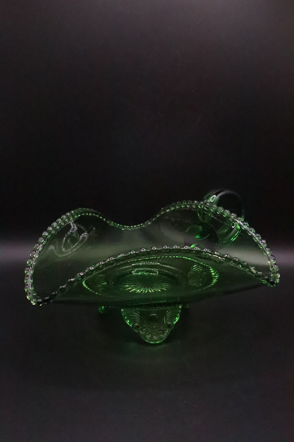 VINTAGE 3 SIDED GREEN DISH OR CANDLE HOLDER WITH BUBBLE EDGE