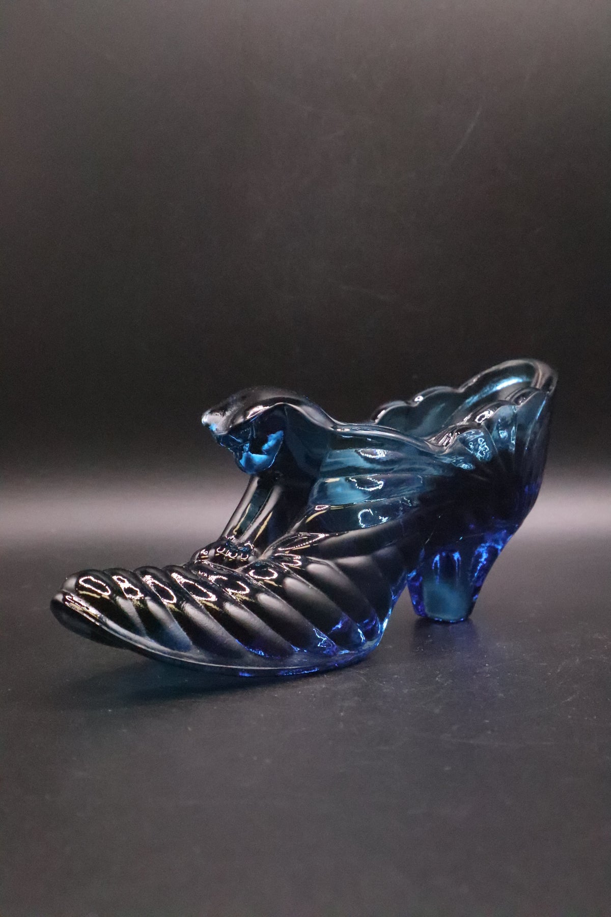 FENTON 1990's COBALT GLASS CATS HEAD SLIPPER