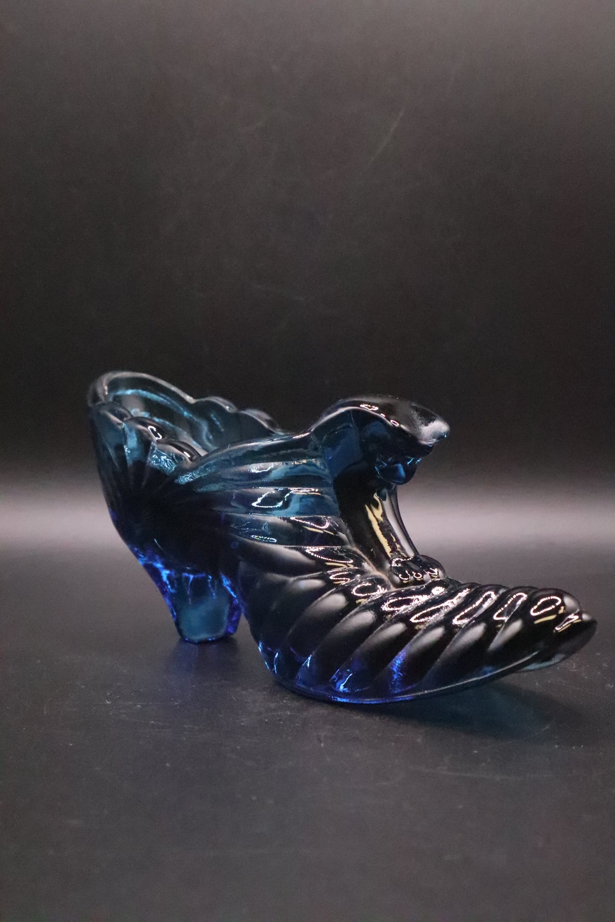 FENTON 1990's COBALT GLASS CATS HEAD SLIPPER