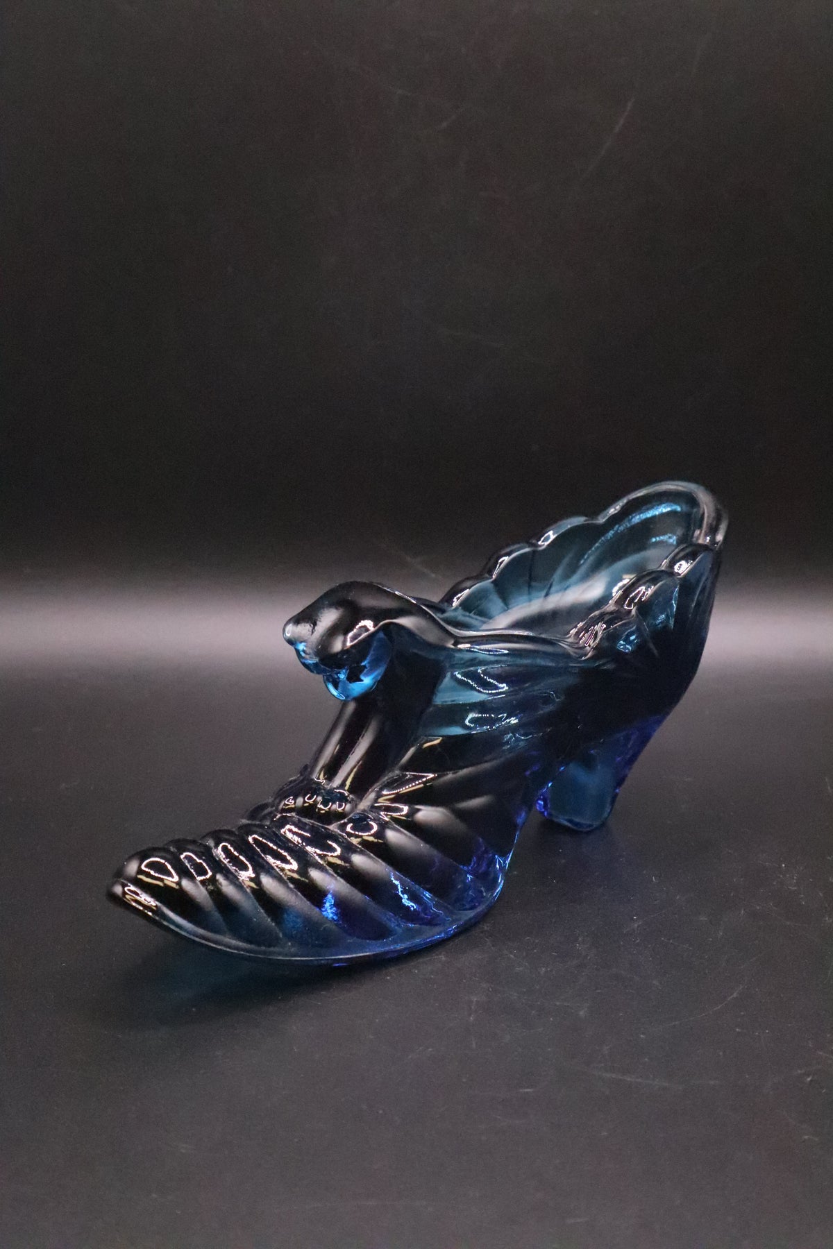 FENTON 1990's COBALT GLASS CATS HEAD SLIPPER
