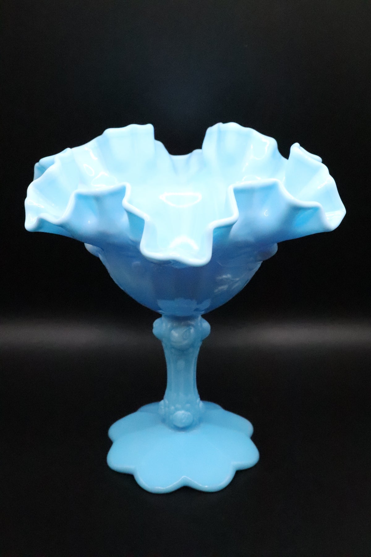 FENTON HOBNAIL BLUE AND WHITE SLANG GLASS PEDESTAL WITH RUFFLED EDGE