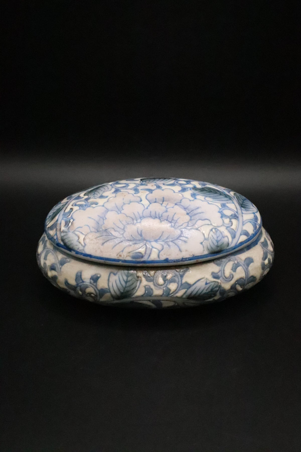 VINTAGE PORCELAIN CHINA HAND PAINTED BLUE AND WHITE FLORAL TRINKET BOX