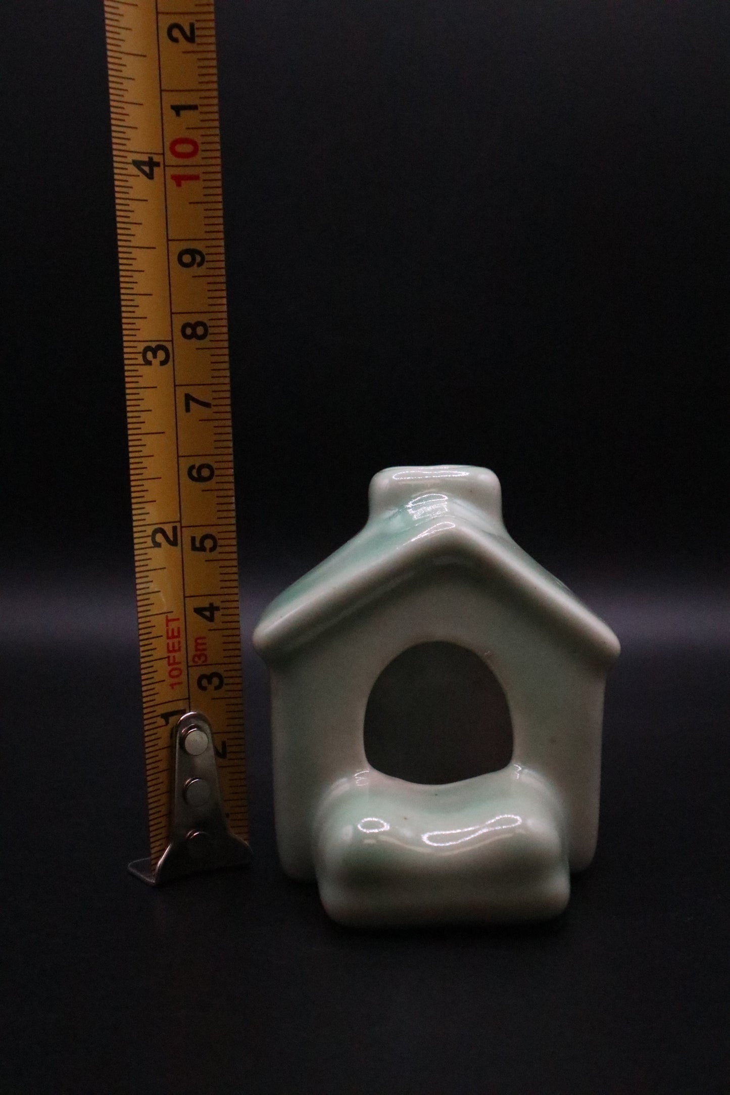 VINTAGE POTTERY DOG HOUSE ASHTRAY