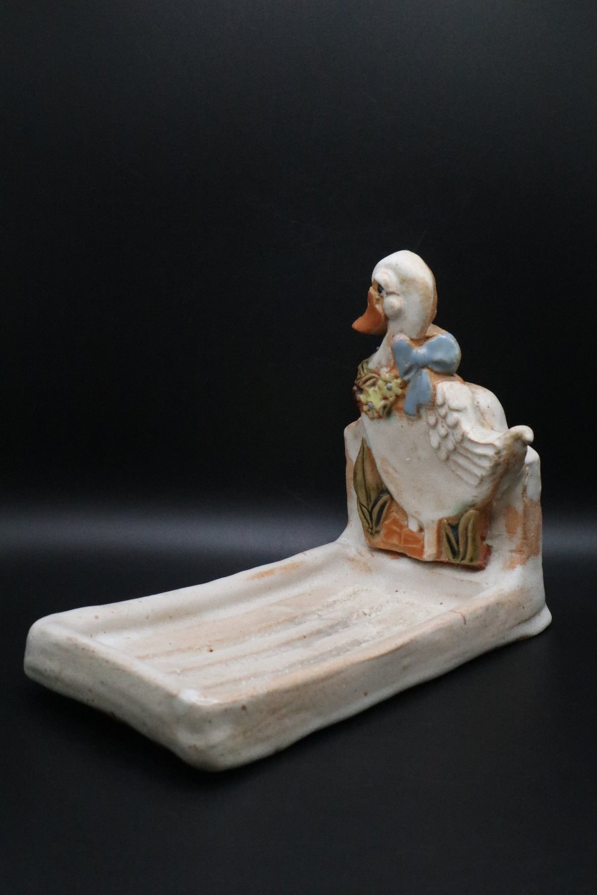 VINTAGE HINDT POTTERY DUCK SOAP DISH