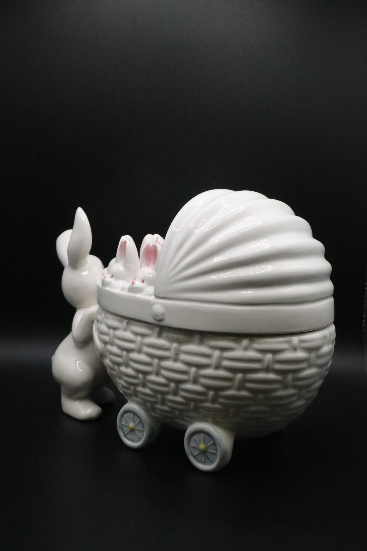 VINTAGE FITZ AND FLOYD BUNNY BABY CERAMIC CARRIAGE