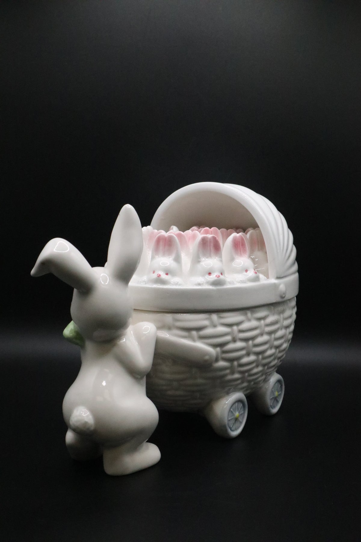 VINTAGE FITZ AND FLOYD BUNNY BABY CERAMIC CARRIAGE