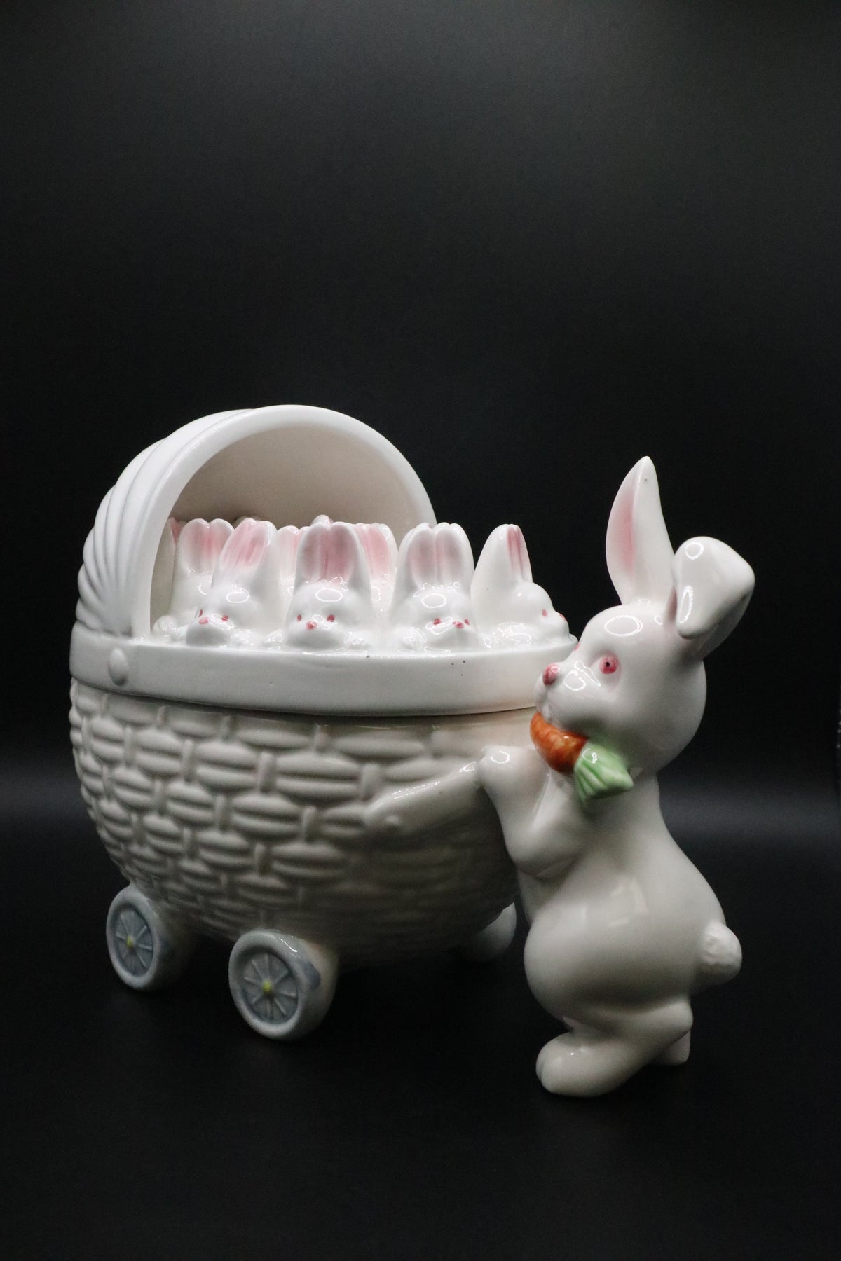 VINTAGE FITZ AND FLOYD BUNNY BABY CERAMIC CARRIAGE