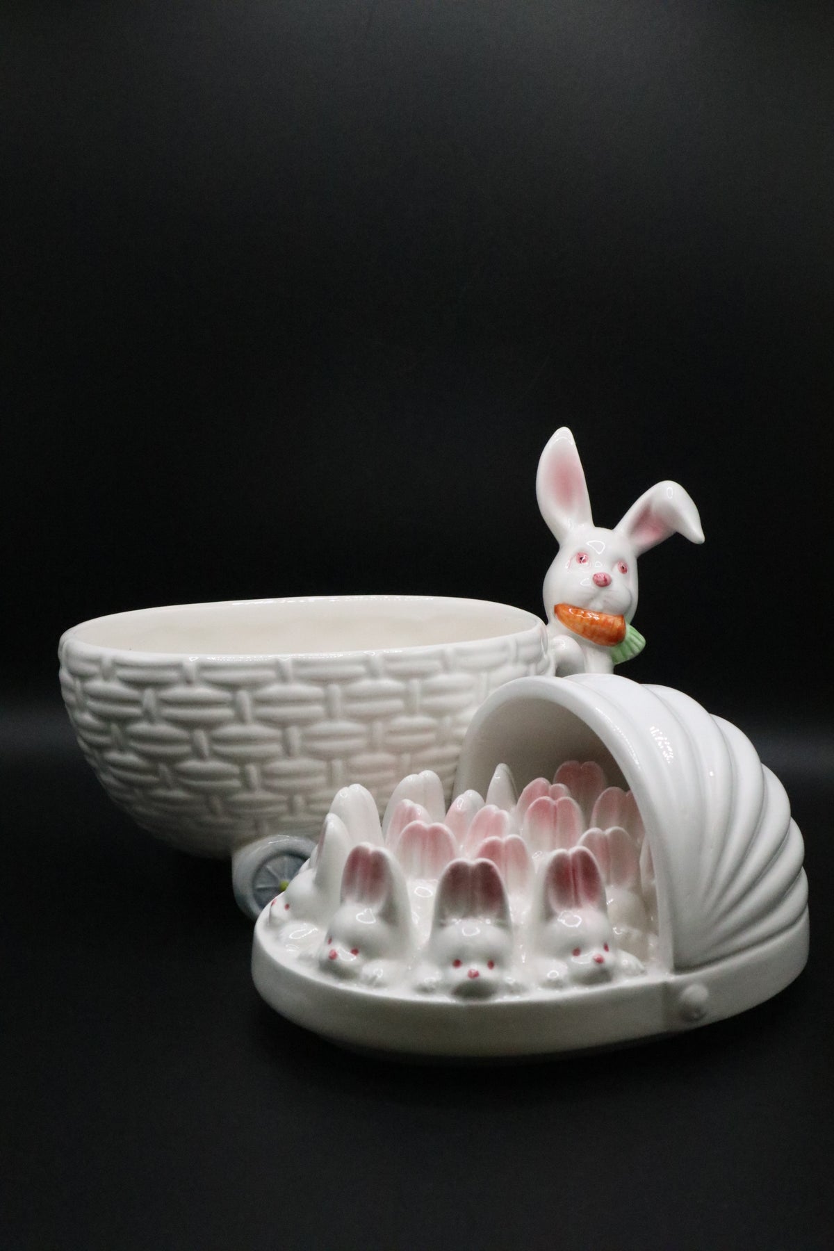 VINTAGE FITZ AND FLOYD BUNNY BABY CERAMIC CARRIAGE