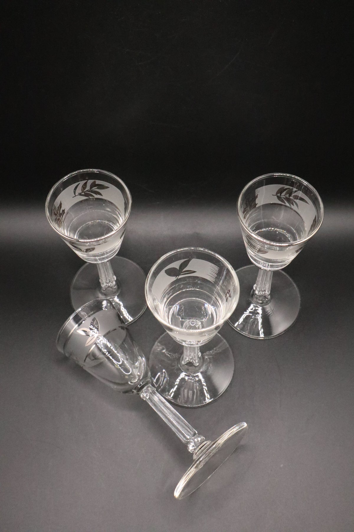 4 LIBBEY SILVER LEAF CORDIAL SHOT GLASSES