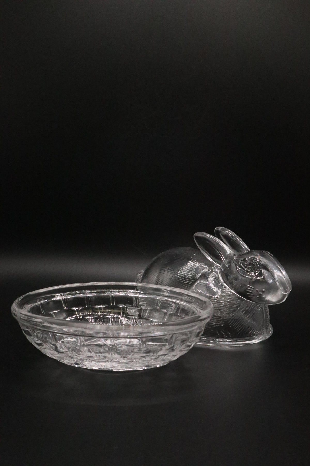 CLEAR GLASS NESTING BUNNY