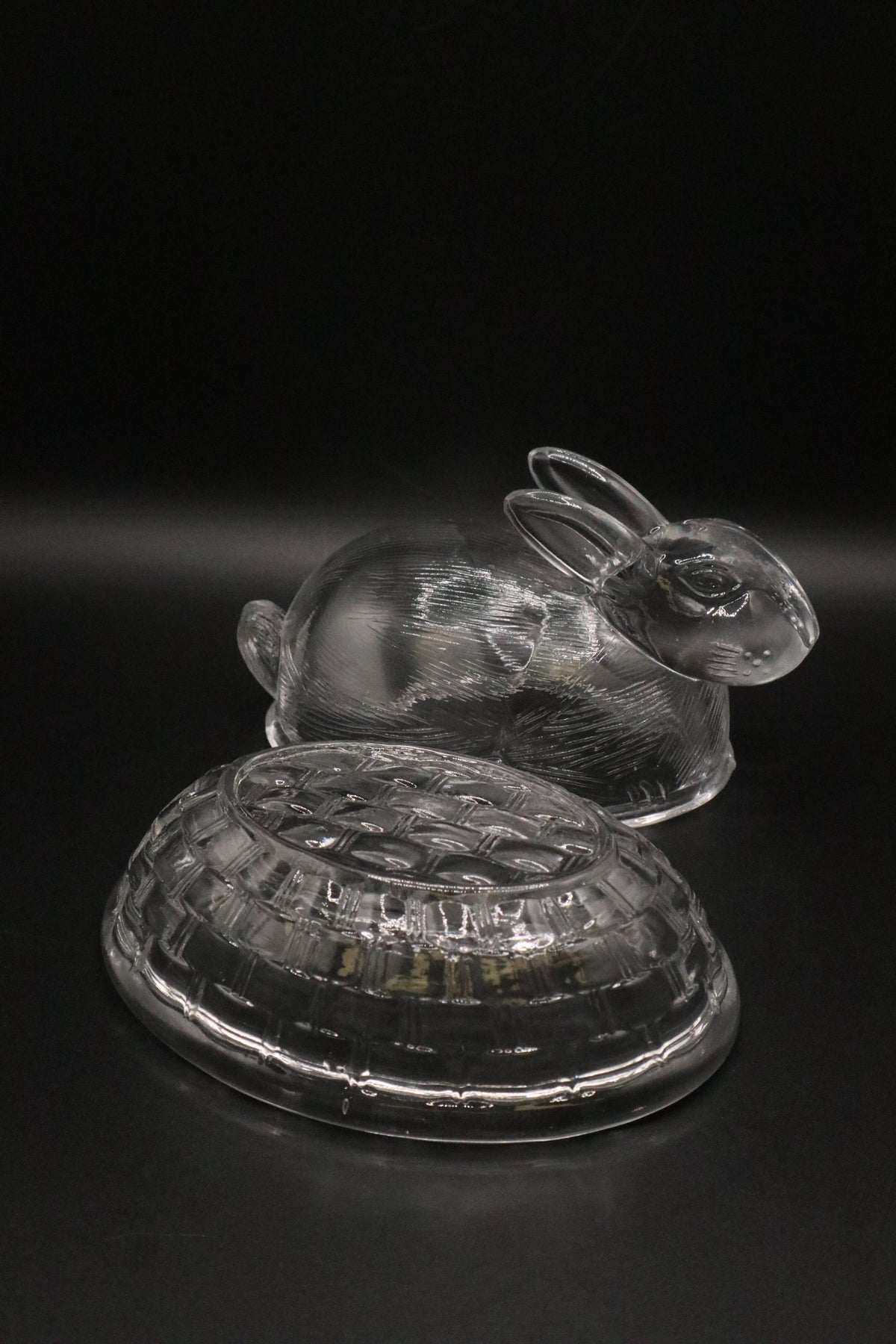 CLEAR GLASS NESTING BUNNY