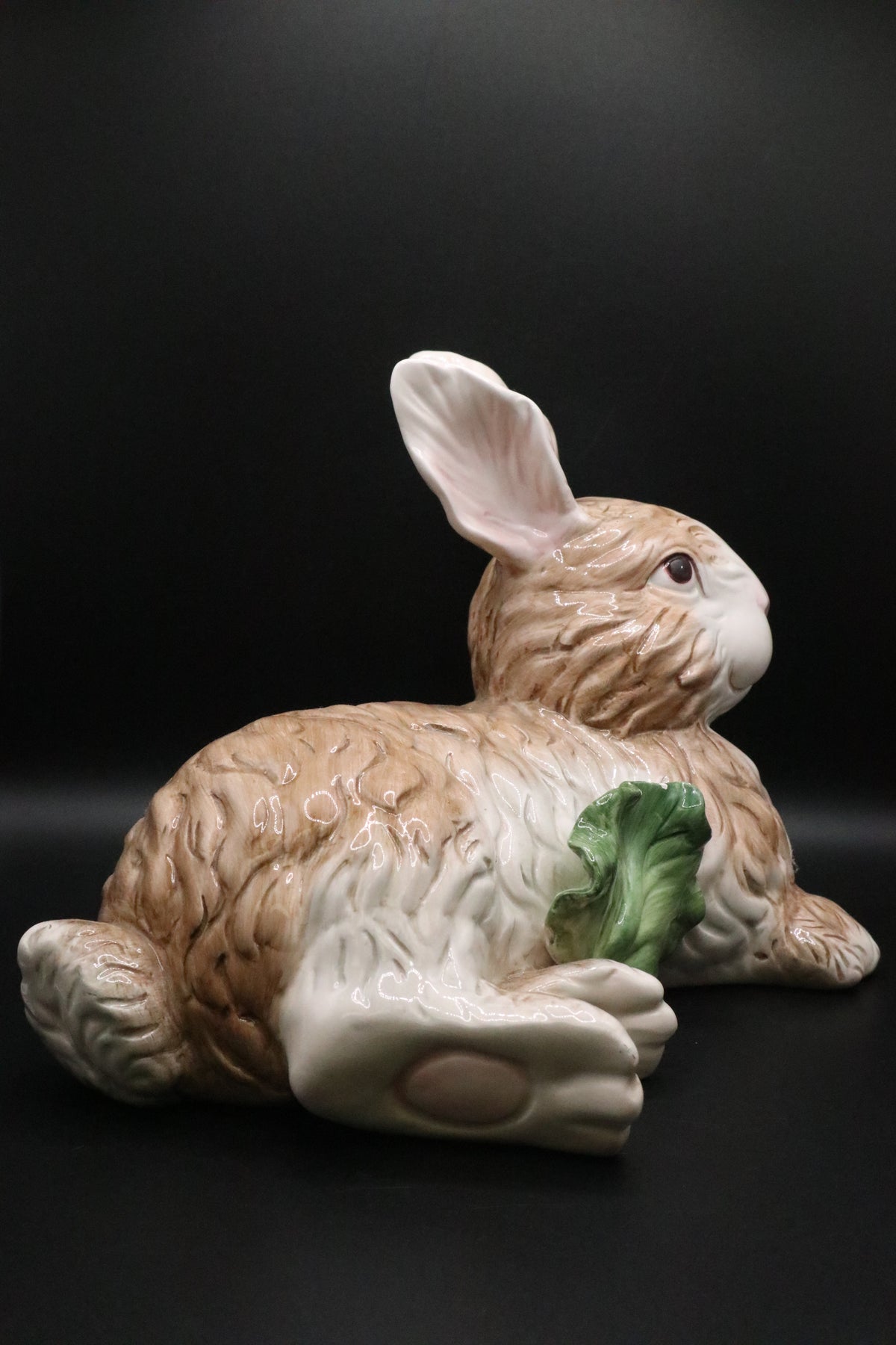 KALDUN & BOGLE RARE RETIRED CERAMIC RABBIT WITH LEAF (AS IS)