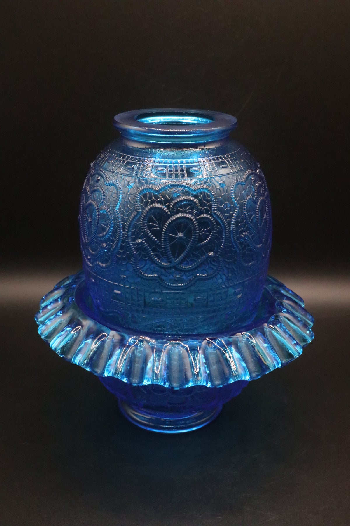 VINTAGE FENTON GLASS BLUE PERSIAN MEDALLION FAIRY LAMP