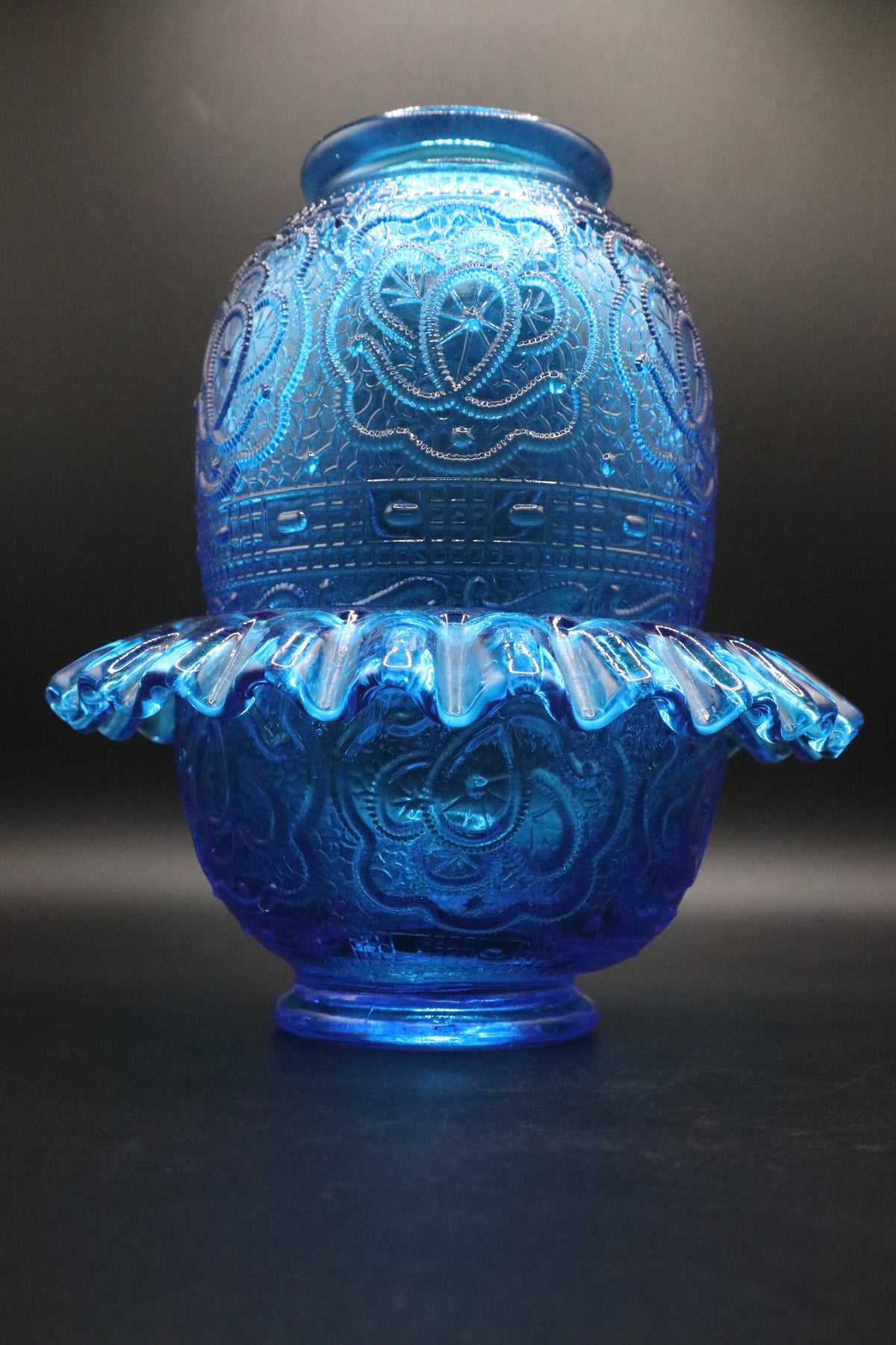 VINTAGE FENTON GLASS BLUE PERSIAN MEDALLION FAIRY LAMP