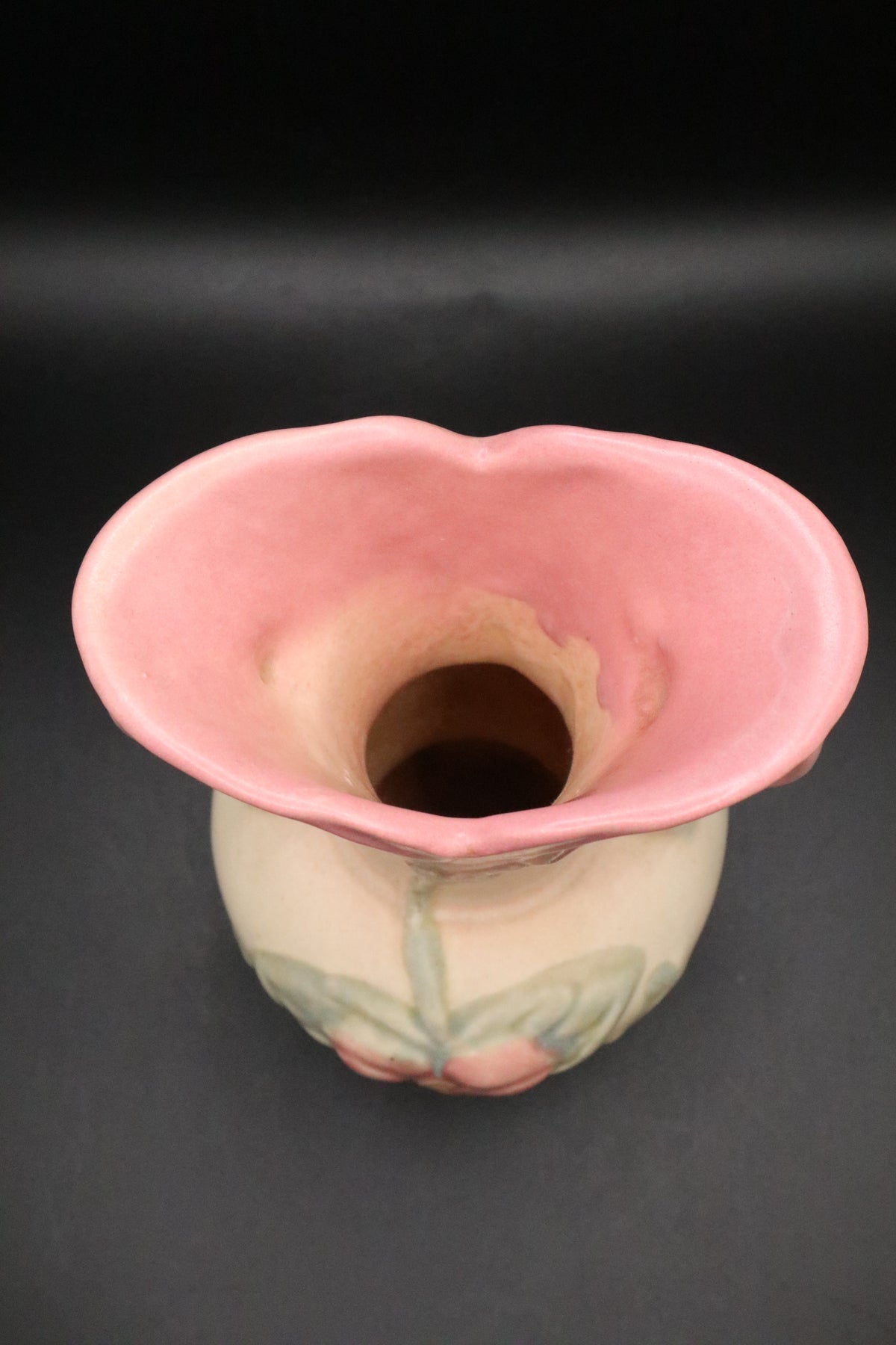 VINTAGE HULL ART POTTERY DOGWOOD FLOWER DOUBLE HANDLE VASE