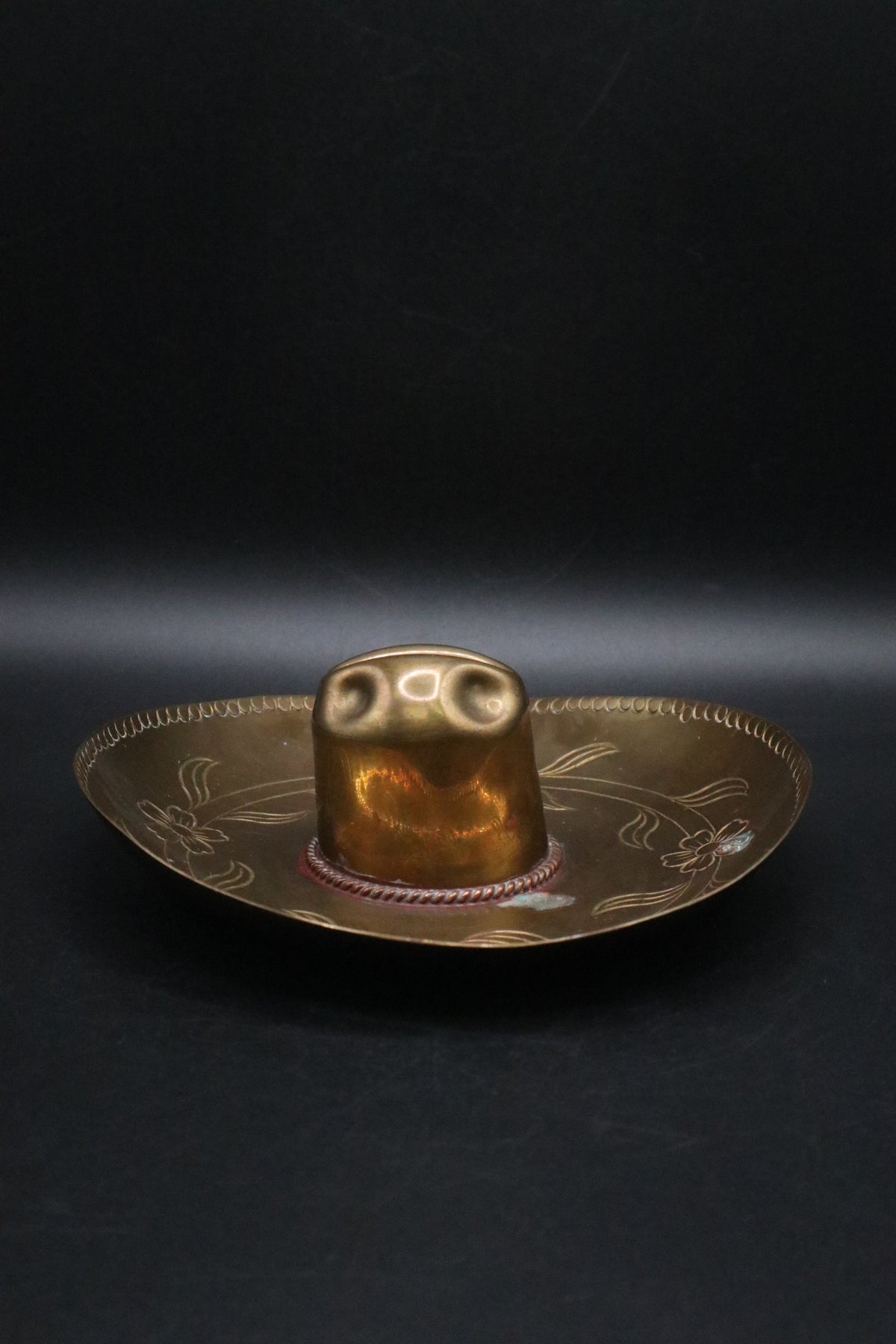VINTAGE BRASS SOMBRERO ASHYTRAY OR TRINKET DISH