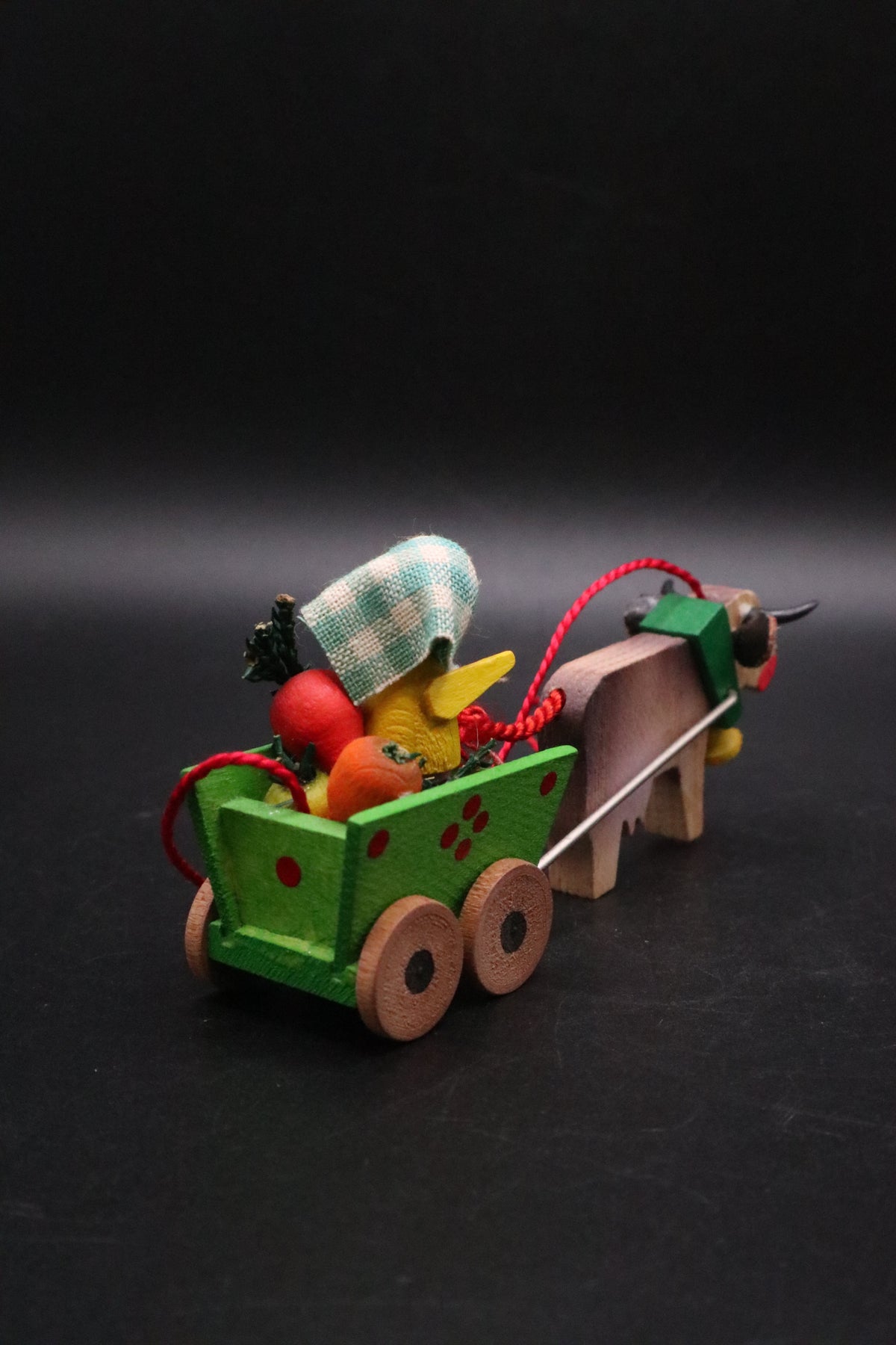 VINTAGE GERMAN STEINBACH VOLKSKUNST WOODEN WAGON GIRL WITH BULL