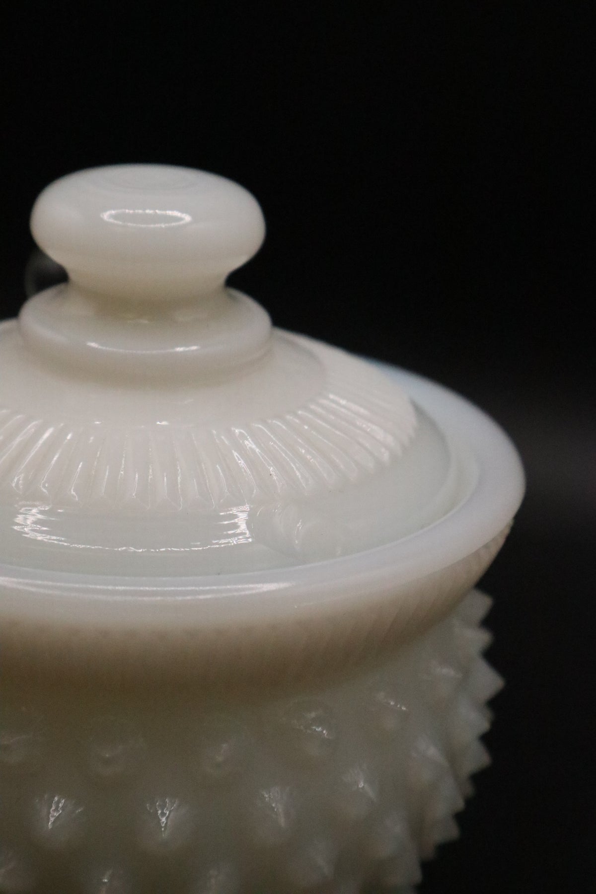 VINTAGE 1950'S MILK GLASS HOBNAIL MUSTARD POT (AS IS)