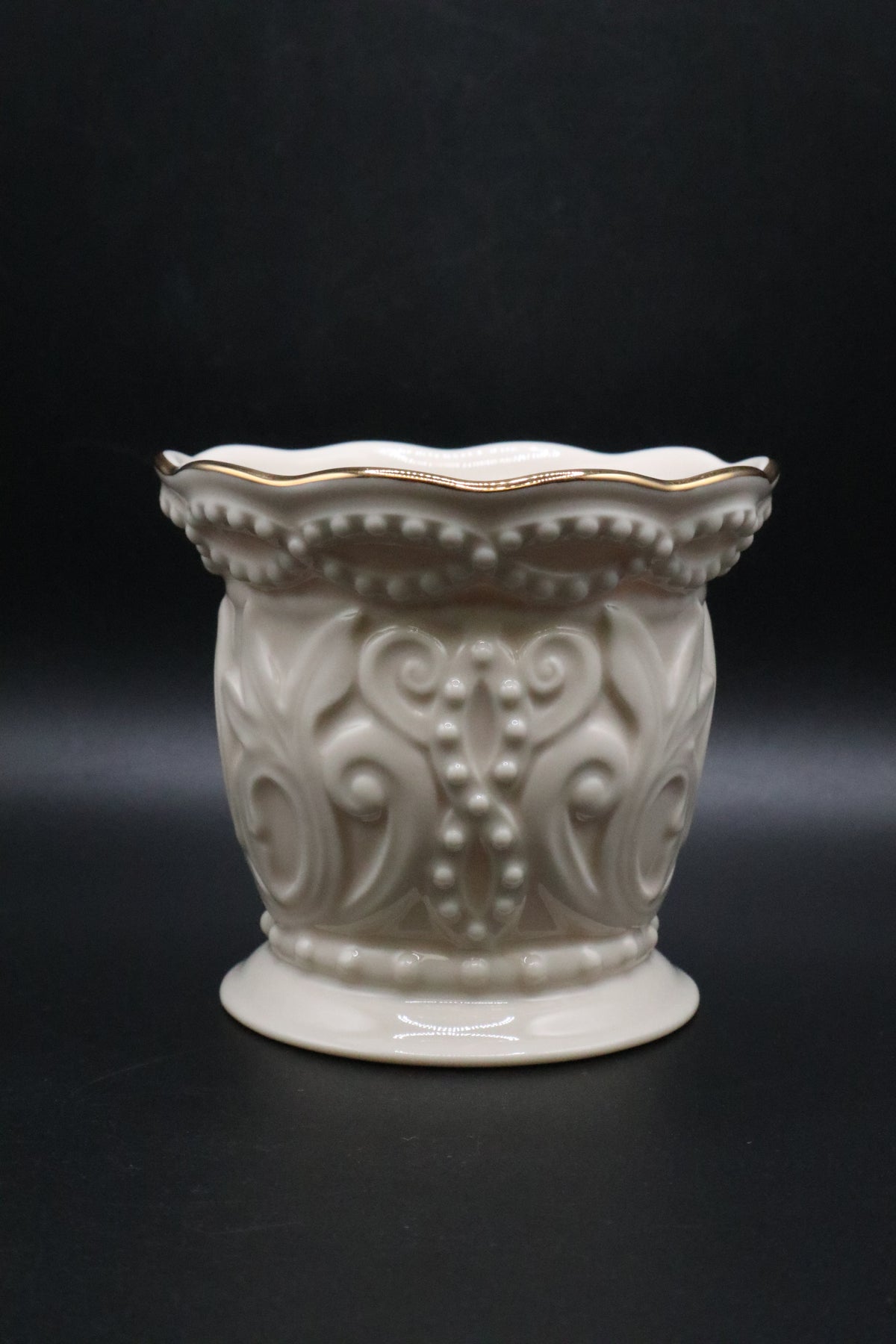 LENOX CANDY DISH LEAF TEXTURE