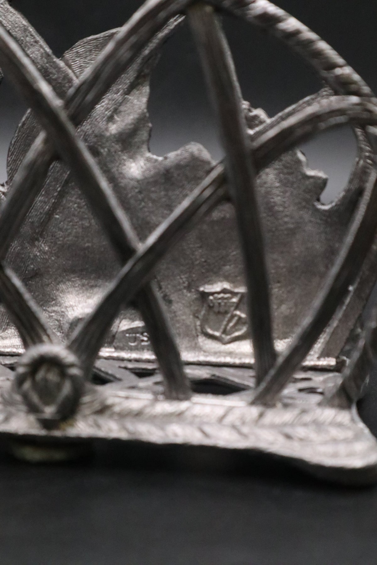VINTAGE METZKE USA EASTER PEWTER NAPKIN HOLDER