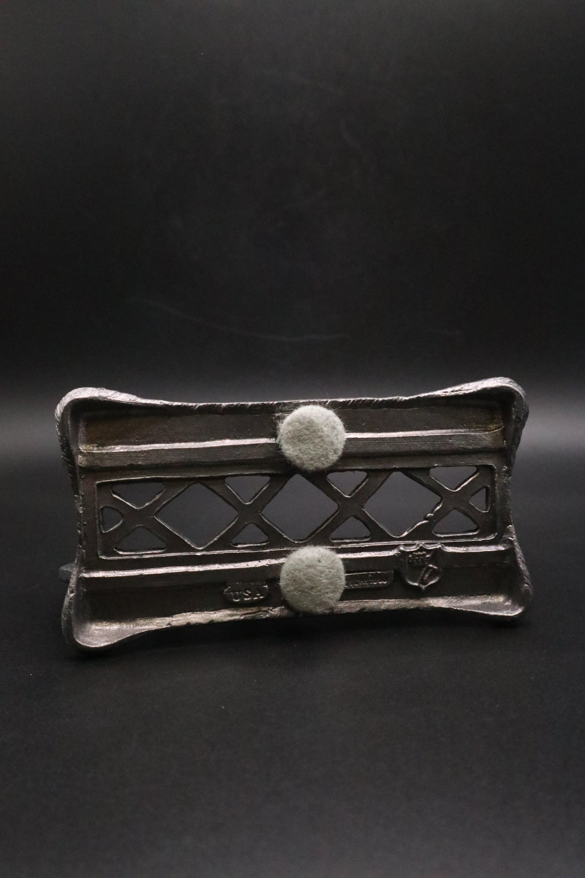 VINTAGE METZKE USA EASTER PEWTER NAPKIN HOLDER
