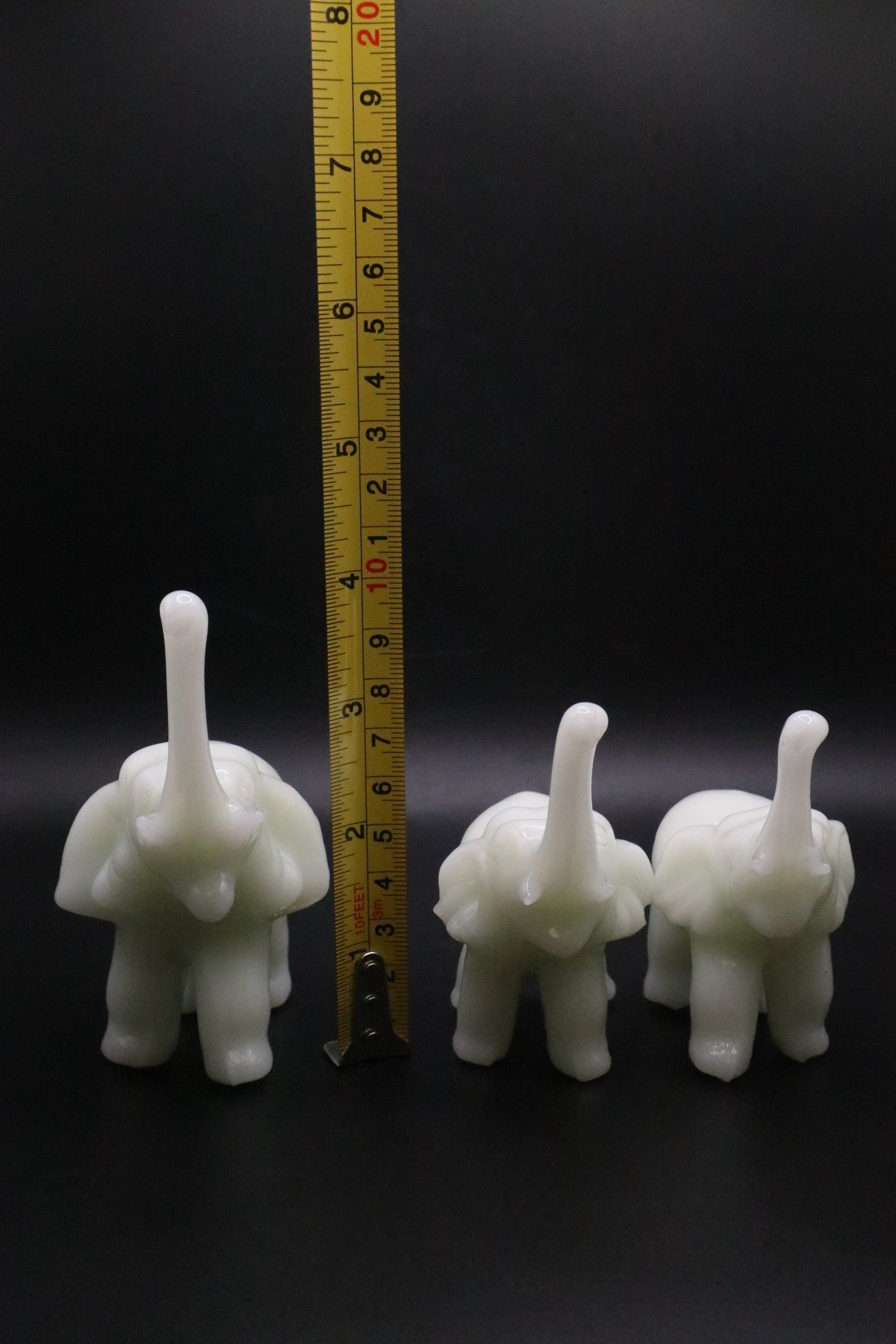 VINTAGE WHITE PERKING GLASS LUCKY ELEPHANTS SET OF 3