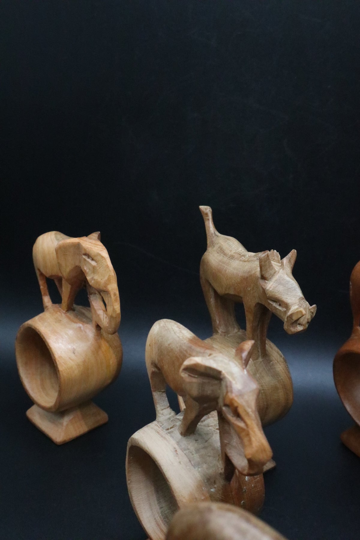 HAND CARVED WOODEN ANIMAL NAPKIN RINGS KENYA SET OF 7