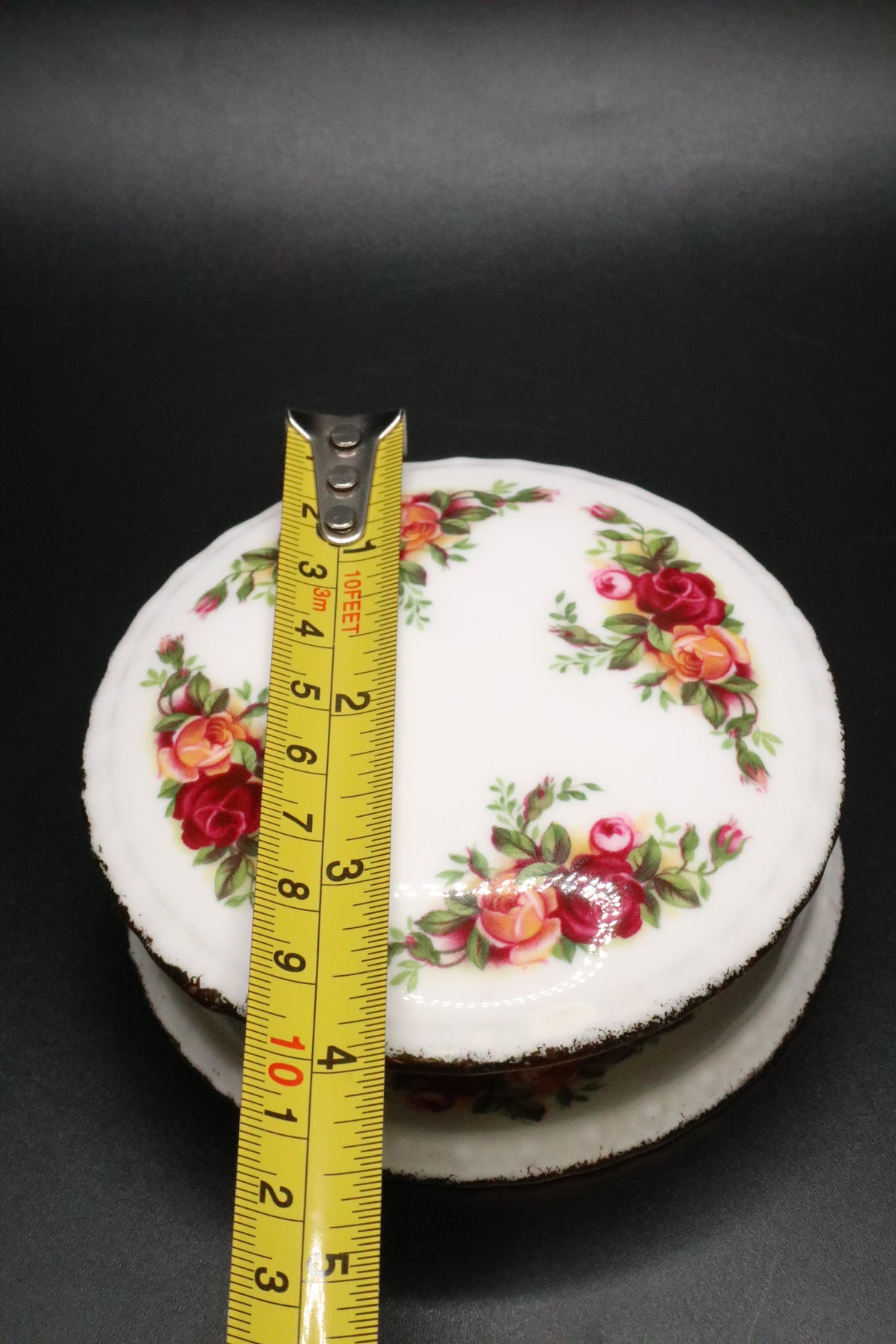 Royal Albert Bone China England "OLD COUNTRY ROSES" TRINKET BOX