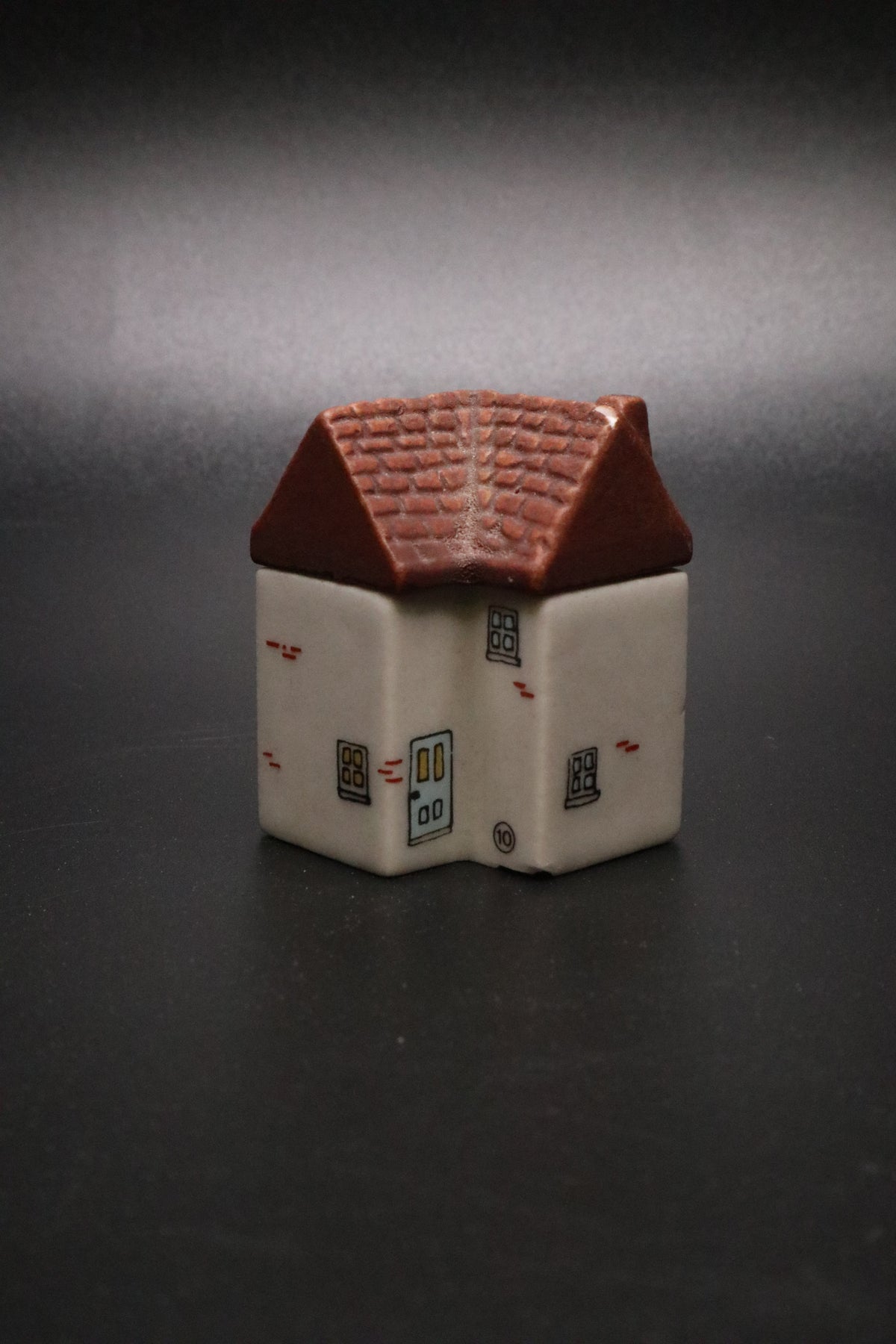 VINTAGE WADE WHIMSEY-ON-WHY VILLAGE COLLECTION MADE IN ENGLAND "THE ANTIQUE SHOP" S. FARTHING ANTIQUES #10