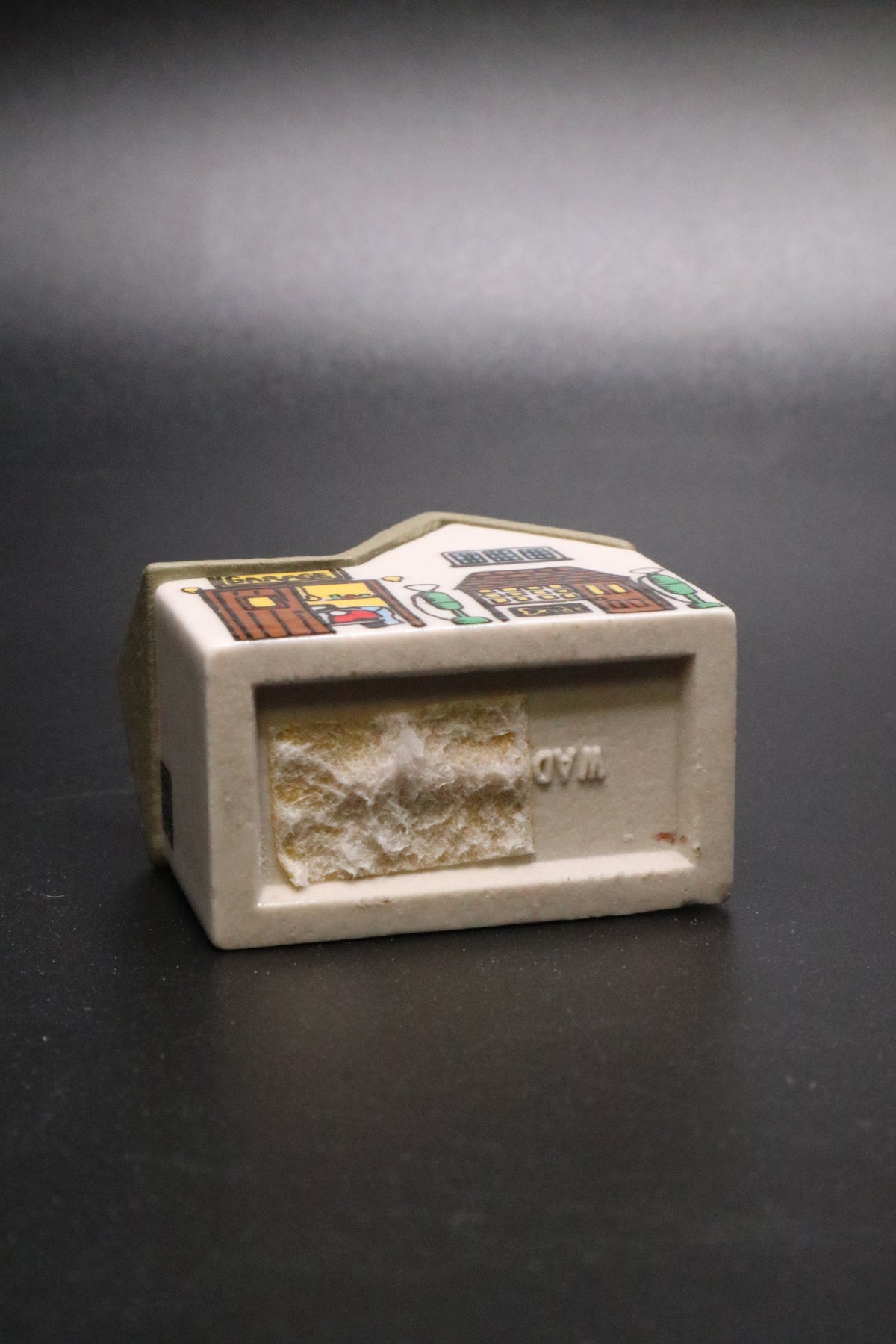 VINTAGE WADE WHIMSEY-ON-WHY VILLAGE COLLECTION MADE IN ENGLAND "SERVICE STATION" #11
