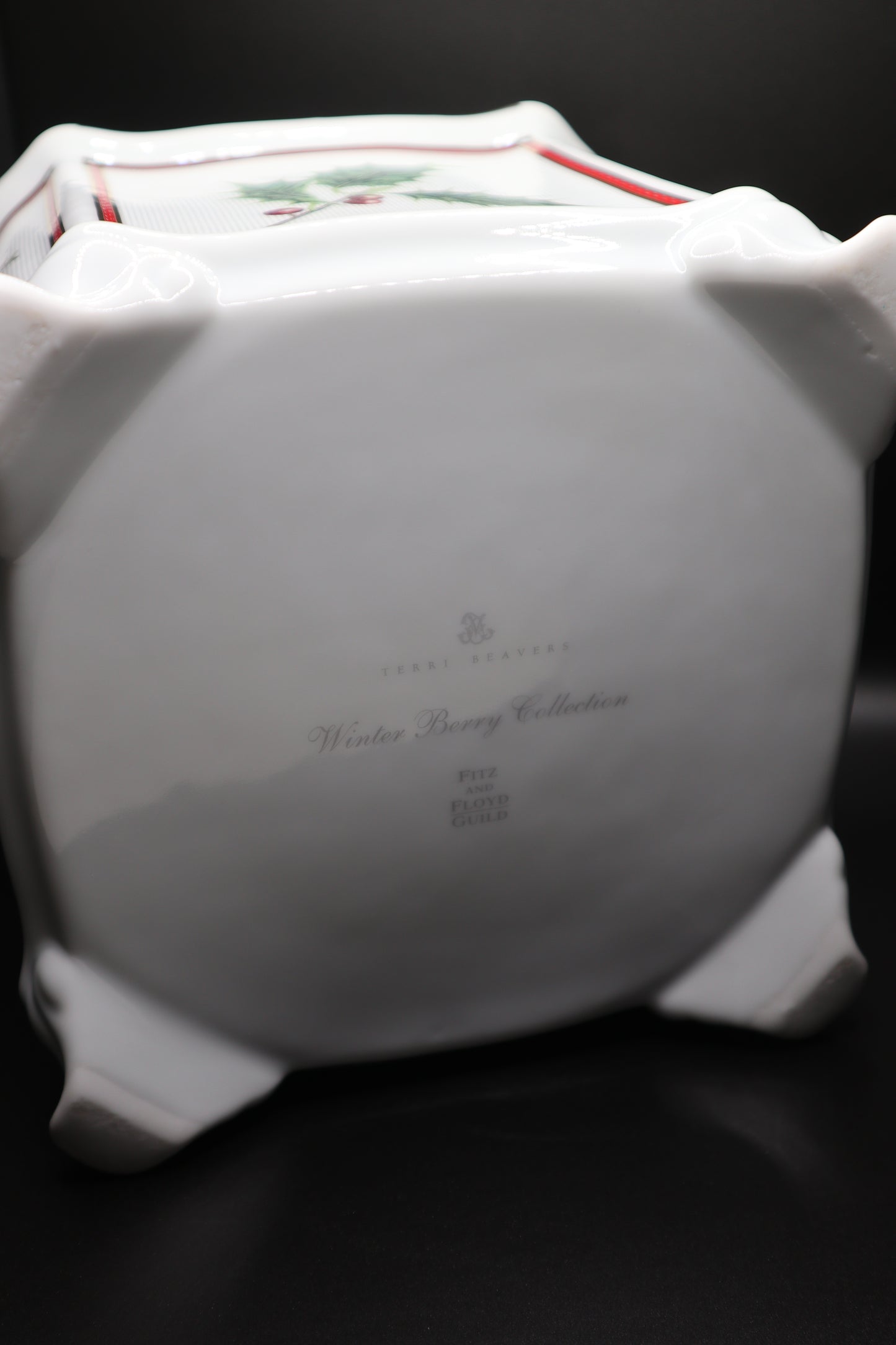 "WINTER BERRY" COLLECTION CACHEPOT BY FITZ & FLOYD