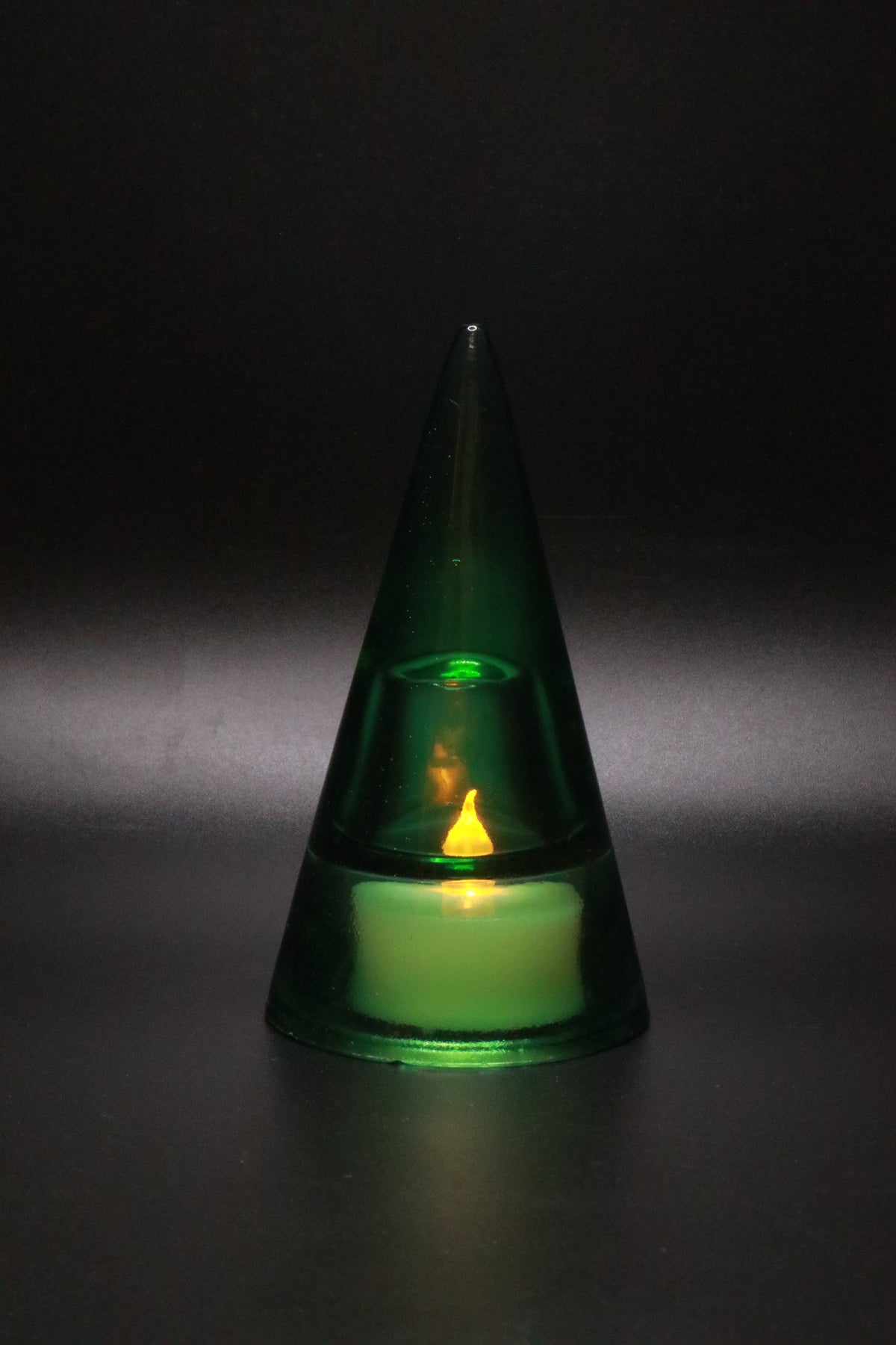 VINTAGE GREEN GLASS ART CHRISTMAS TREE TEA LIGHT HOLDER