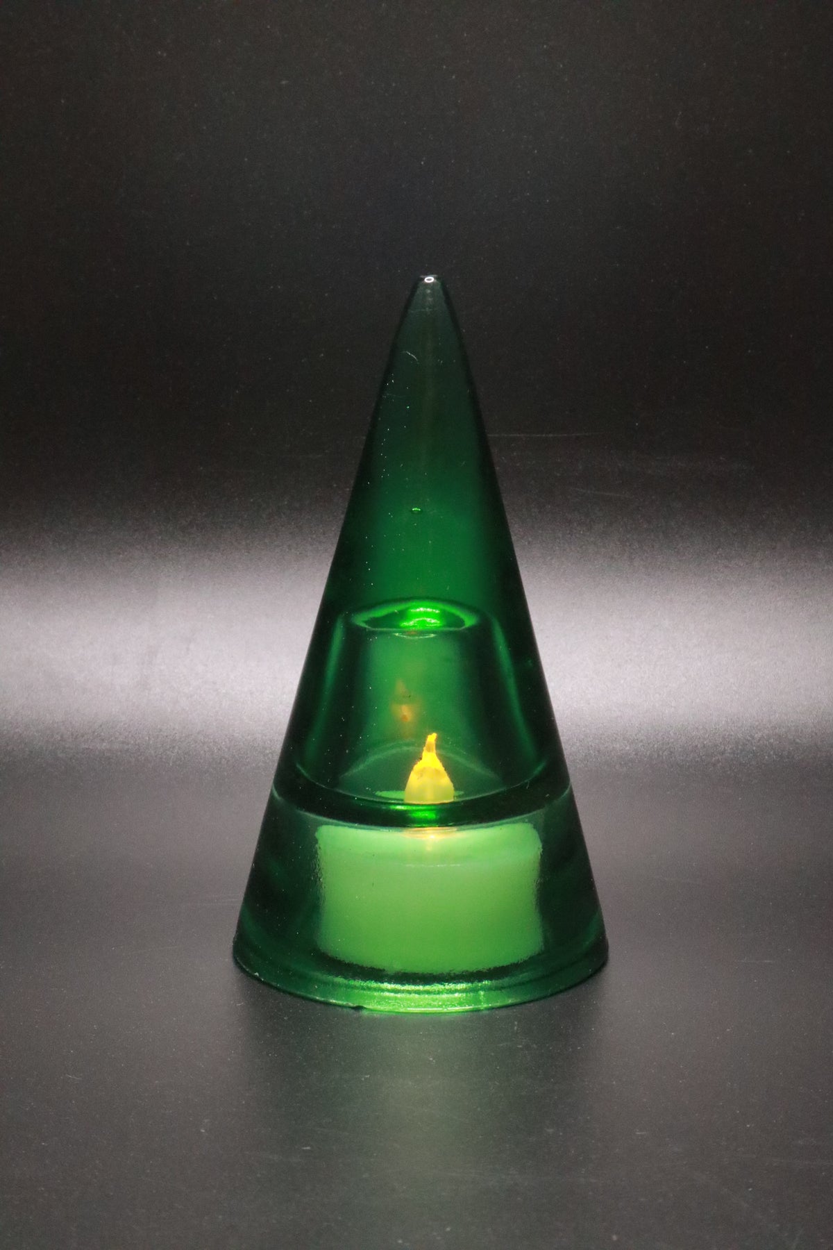 VINTAGE GREEN GLASS ART CHRISTMAS TREE TEA LIGHT HOLDER