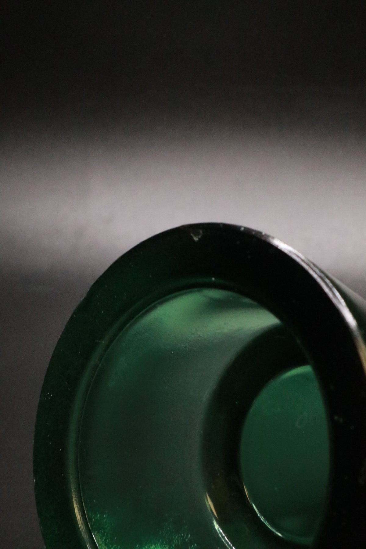 VINTAGE GREEN GLASS ART CHRISTMAS TREE TEA LIGHT HOLDER