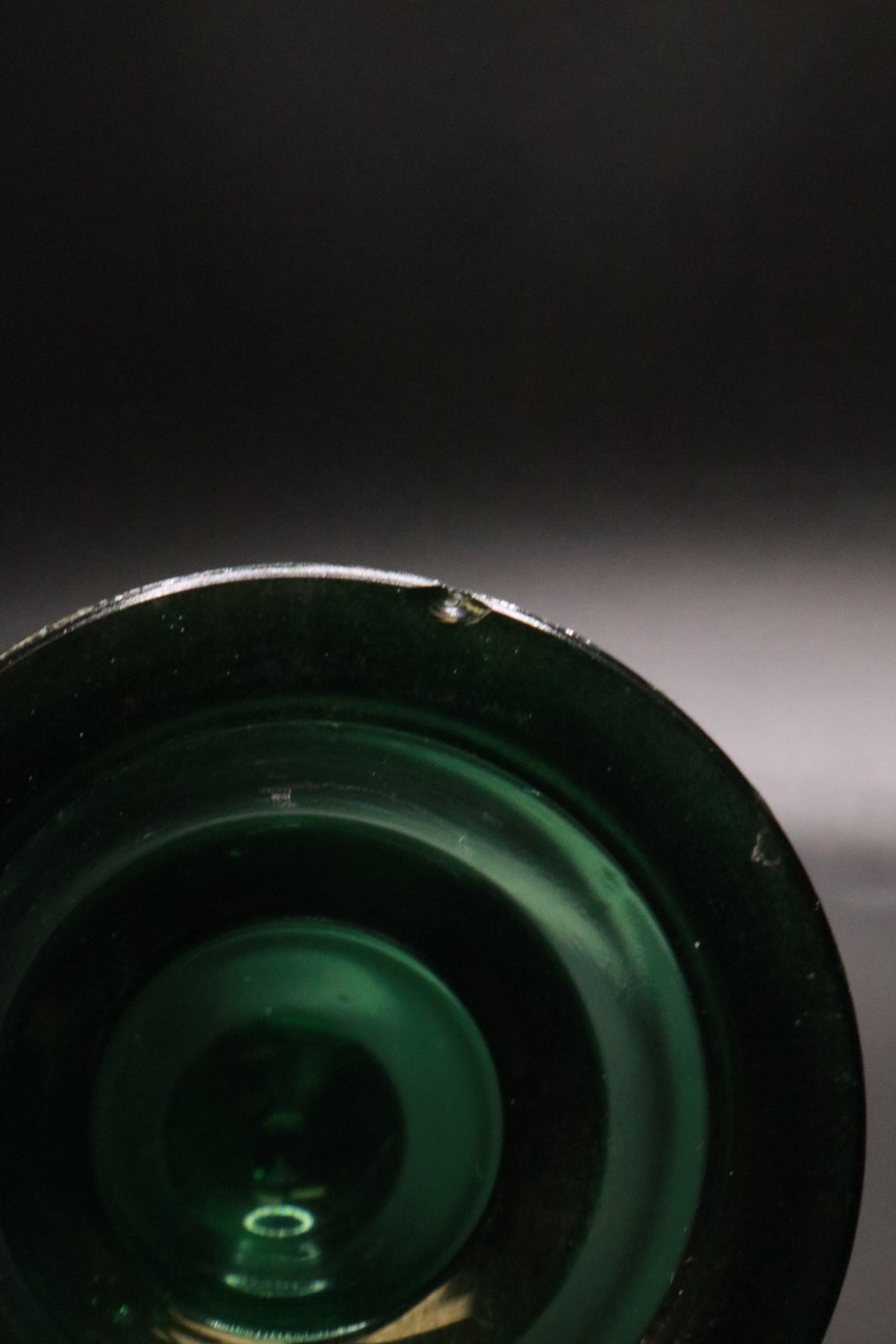 VINTAGE GREEN GLASS ART CHRISTMAS TREE TEA LIGHT HOLDER