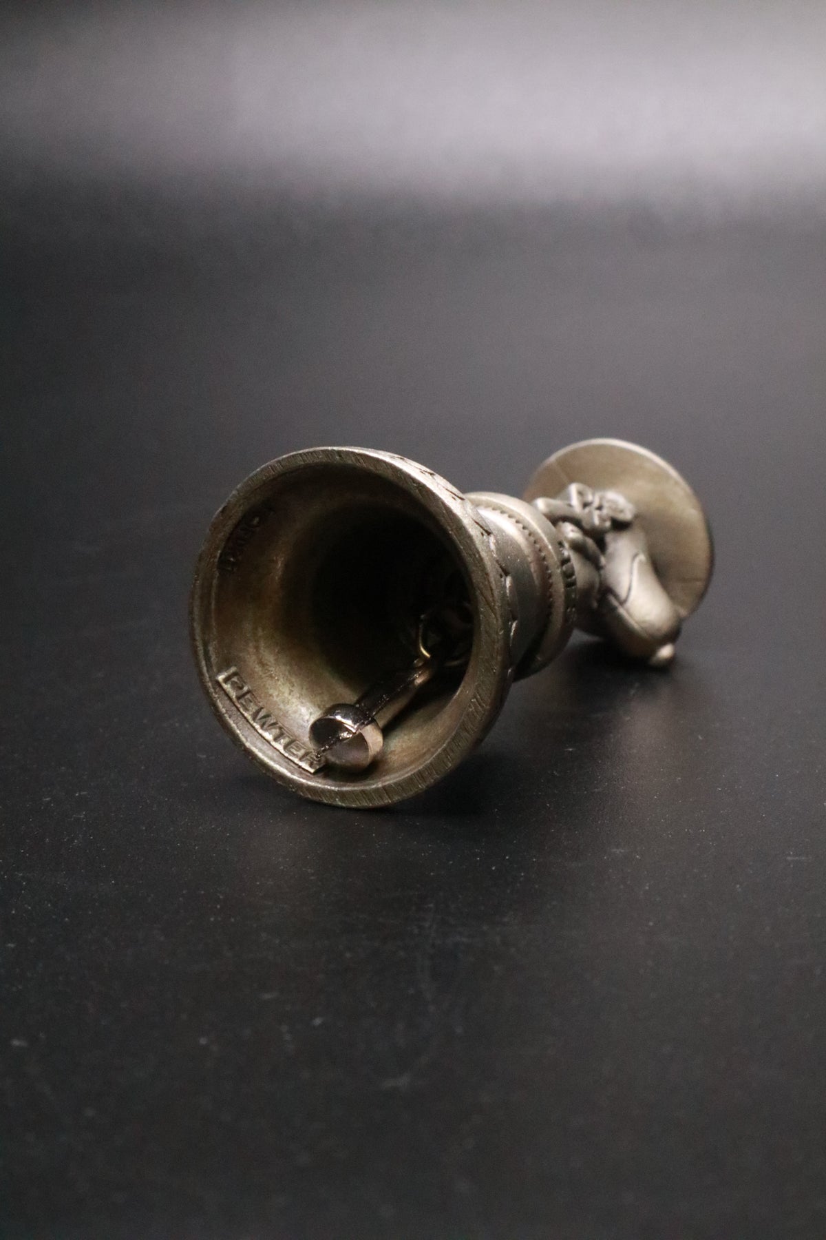 VINTAGE KNOTTS BERRY FARM UFS SNOOPY PEWTER BELL