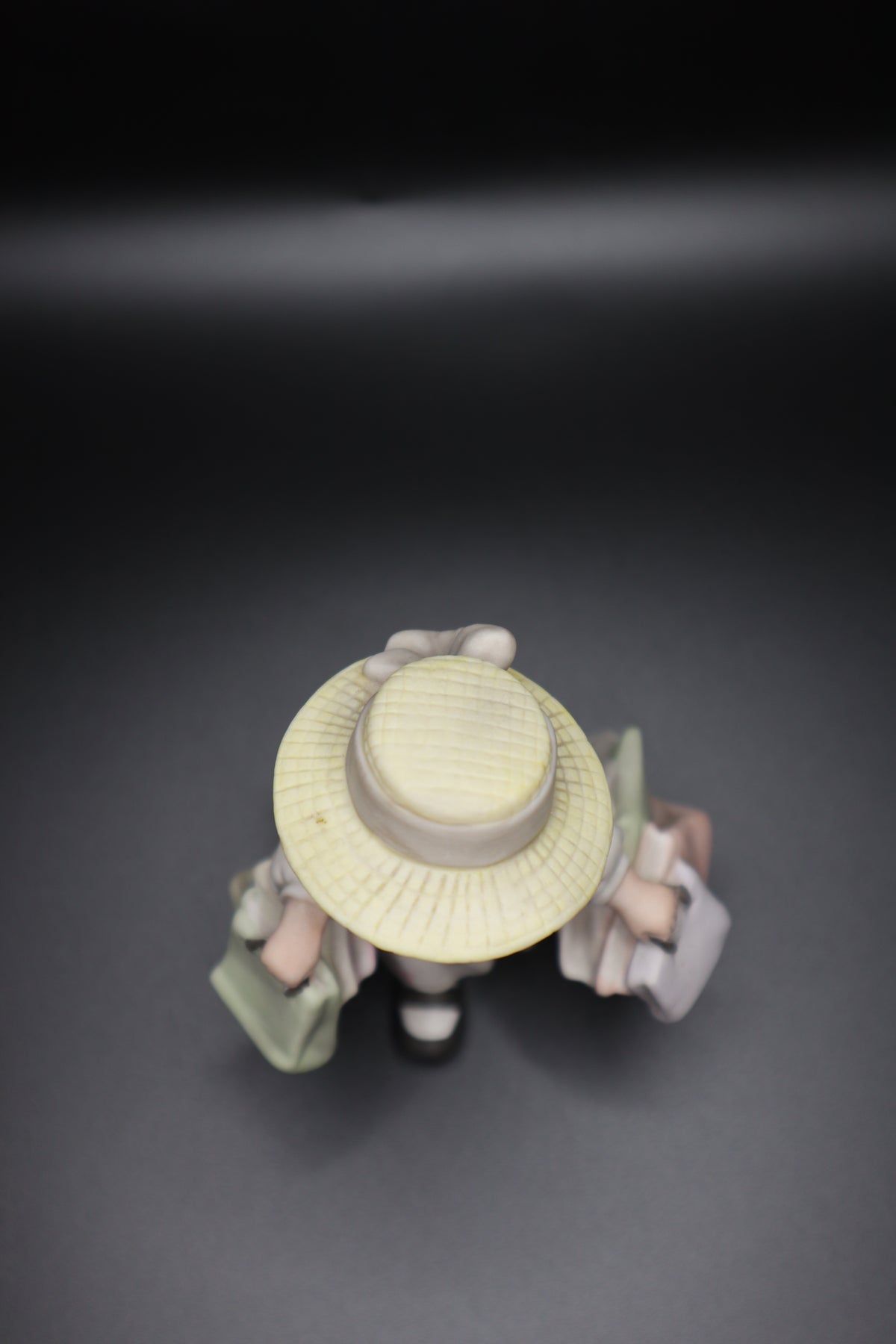 1998 SHOPPING GIRL NBM BAHNER STUDIOS AG LICENSED BY ALASKA MOMMA, INC