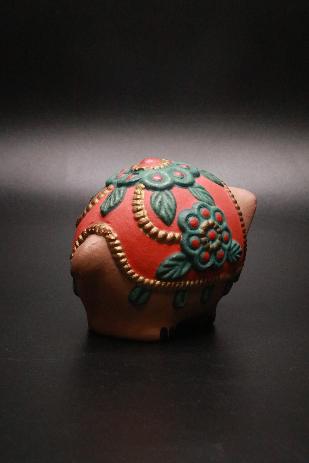 VINTAGE SALVADOREAN TALAVERA-STYLE POTTERY HAND PAINTED PIG