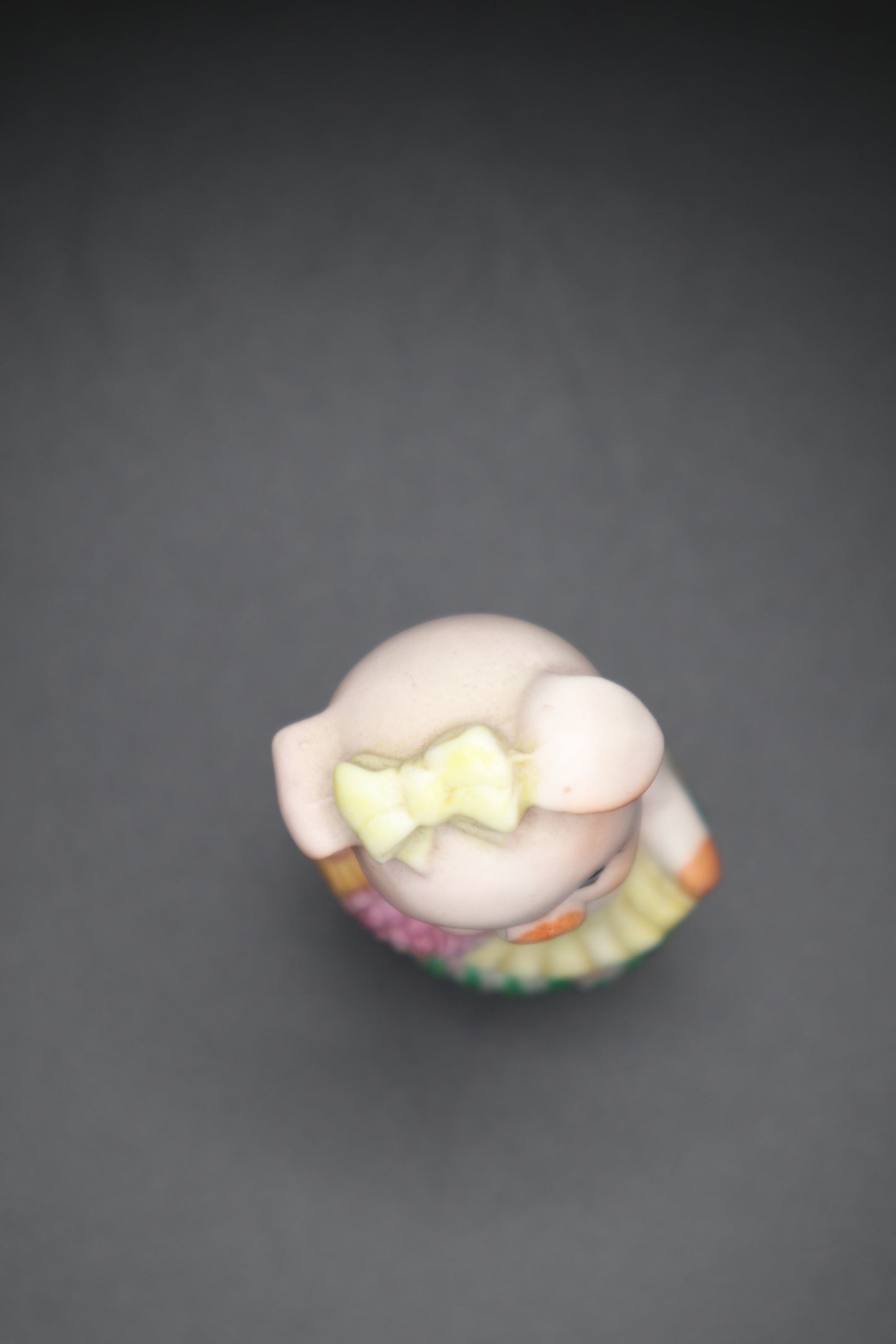 GEORGE GOOD MINI PIG WITH FLOWER BASKET MADE IN TAIWAN