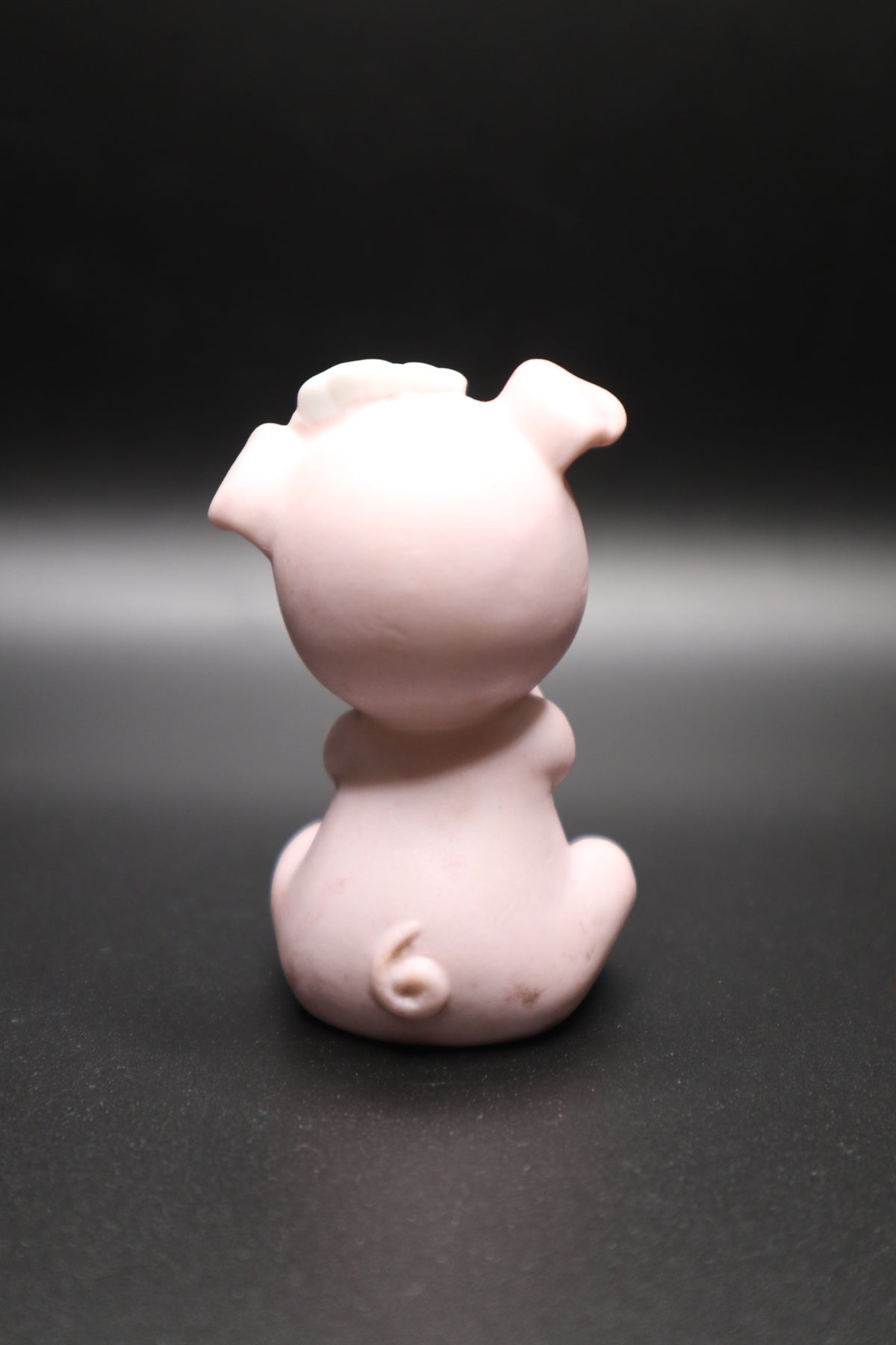 JOSEF ORIGINALS GEORGE GOOD 1975 MINI PIG W/ BLUE FLOWER
