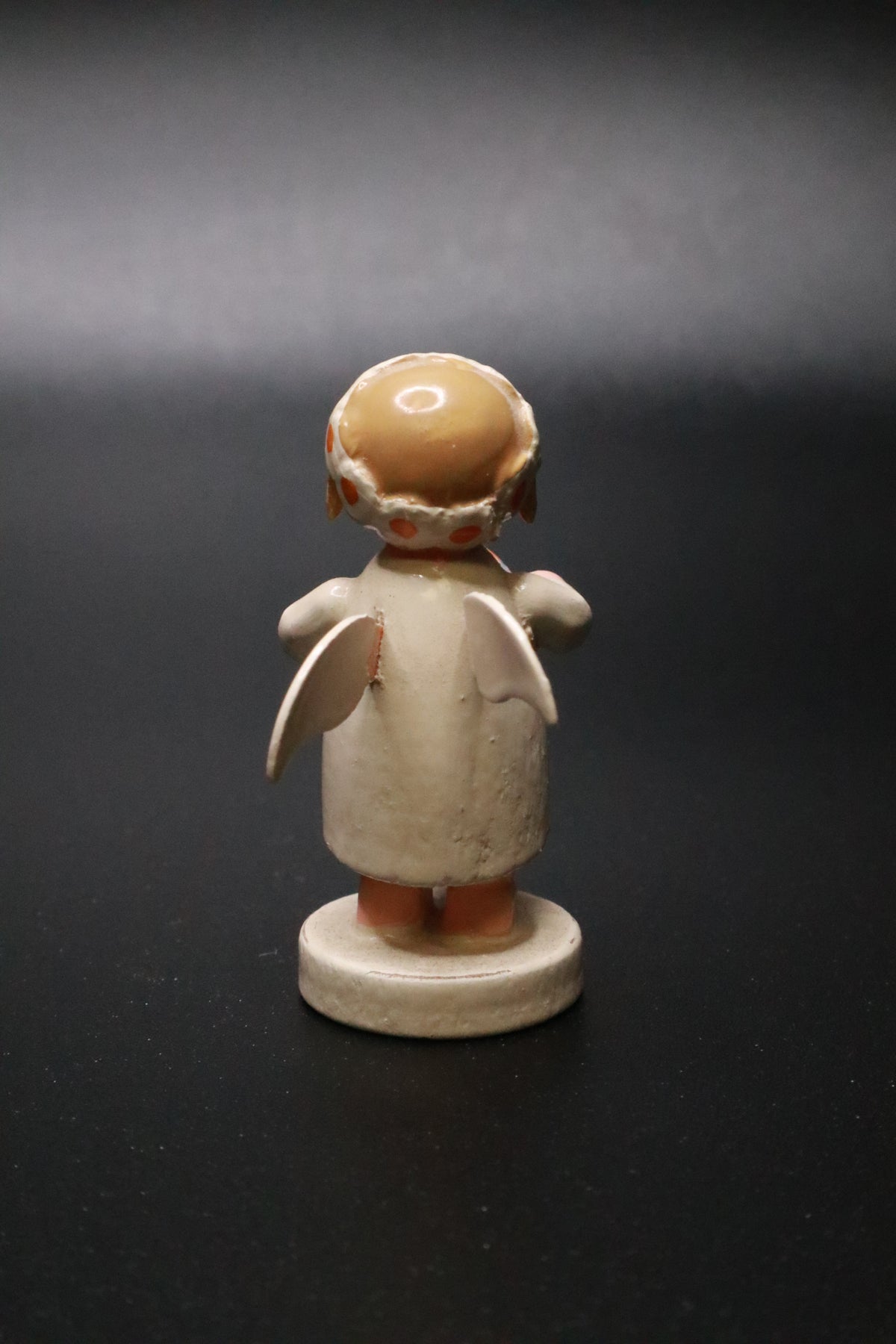 WENDT AND KüHN GERMAN "MARGUERITE ANGEL" FIGURINE "BALL"